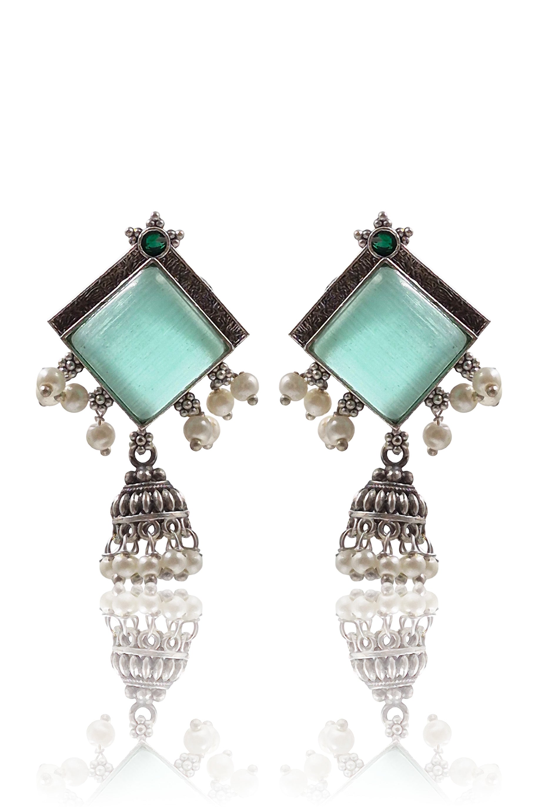 AASHAVI STONE EARRINGS