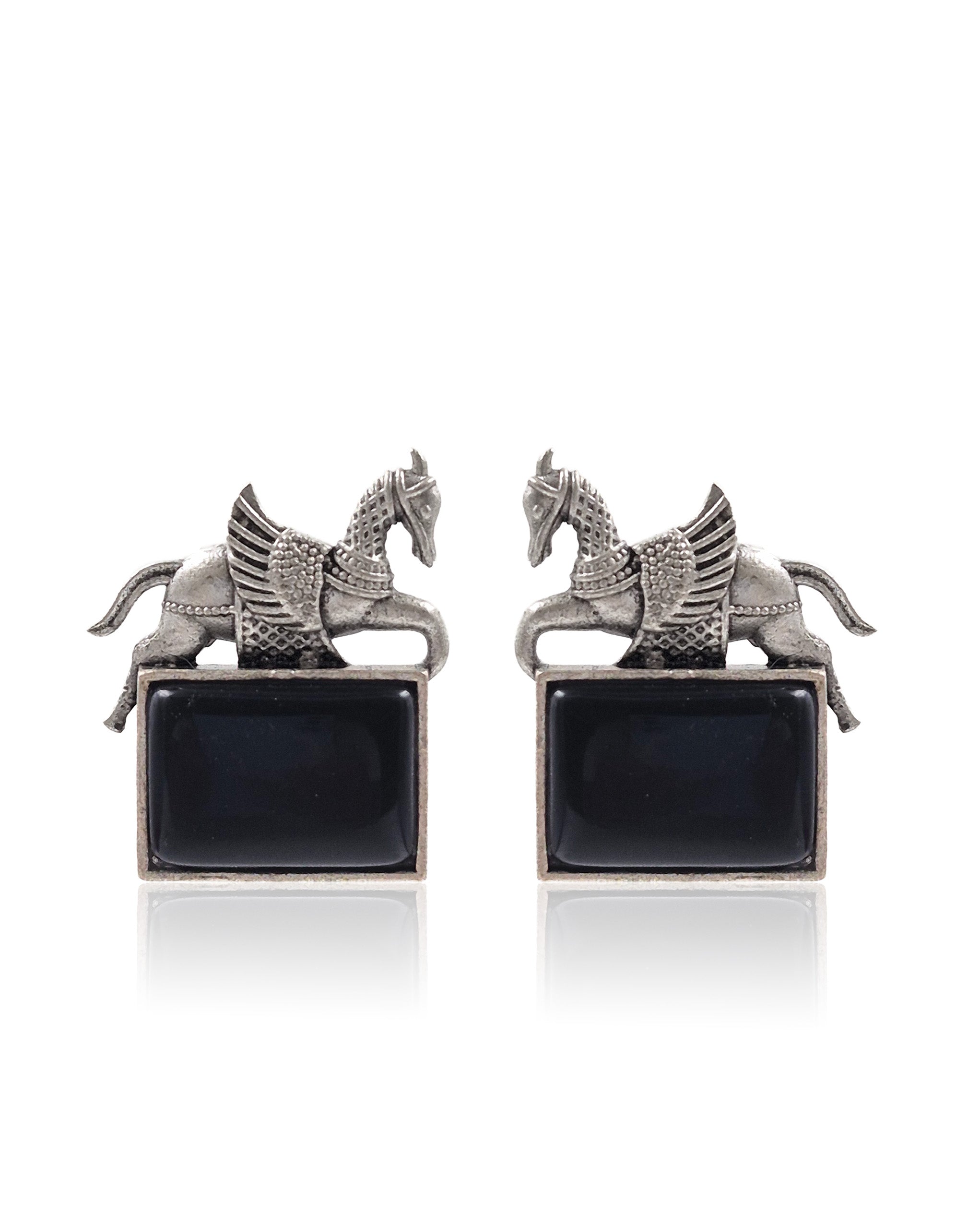 SANVI STONE STUD EARRINGS