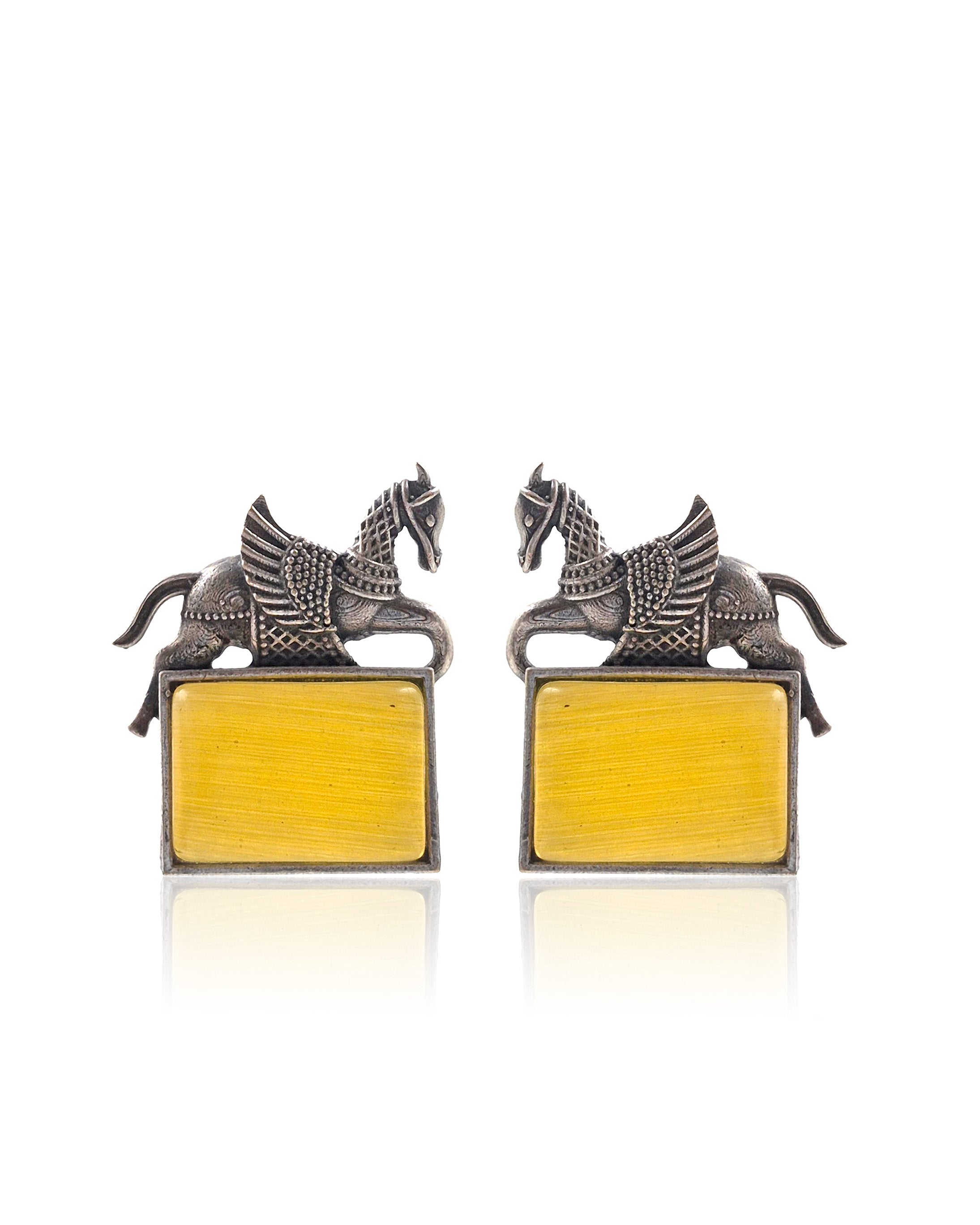 SANVI STONE STUD EARRINGS