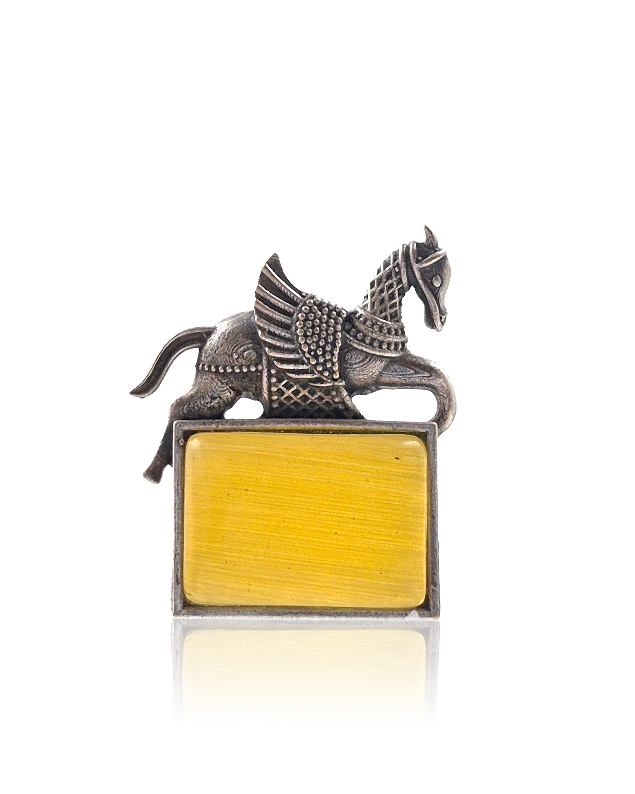 SANVI STONE STUD EARRINGS
