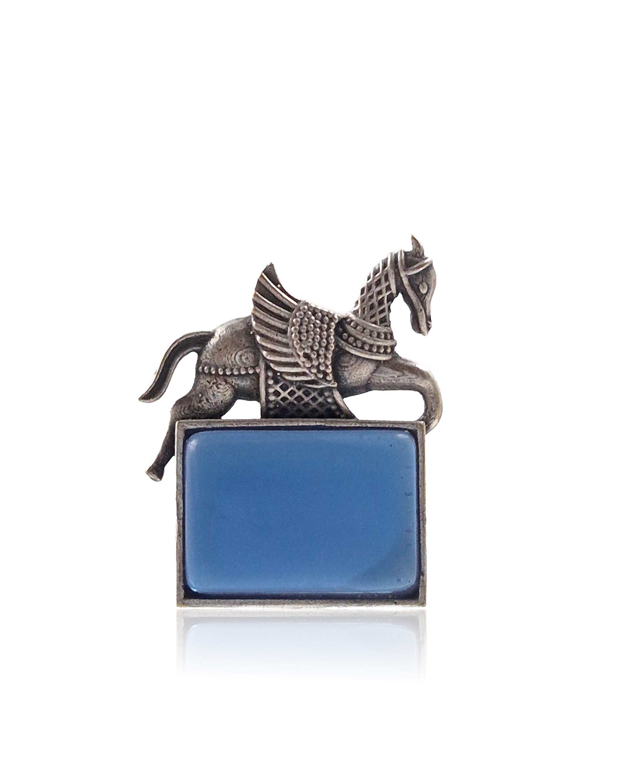 SANVI STONE STUD EARRINGS