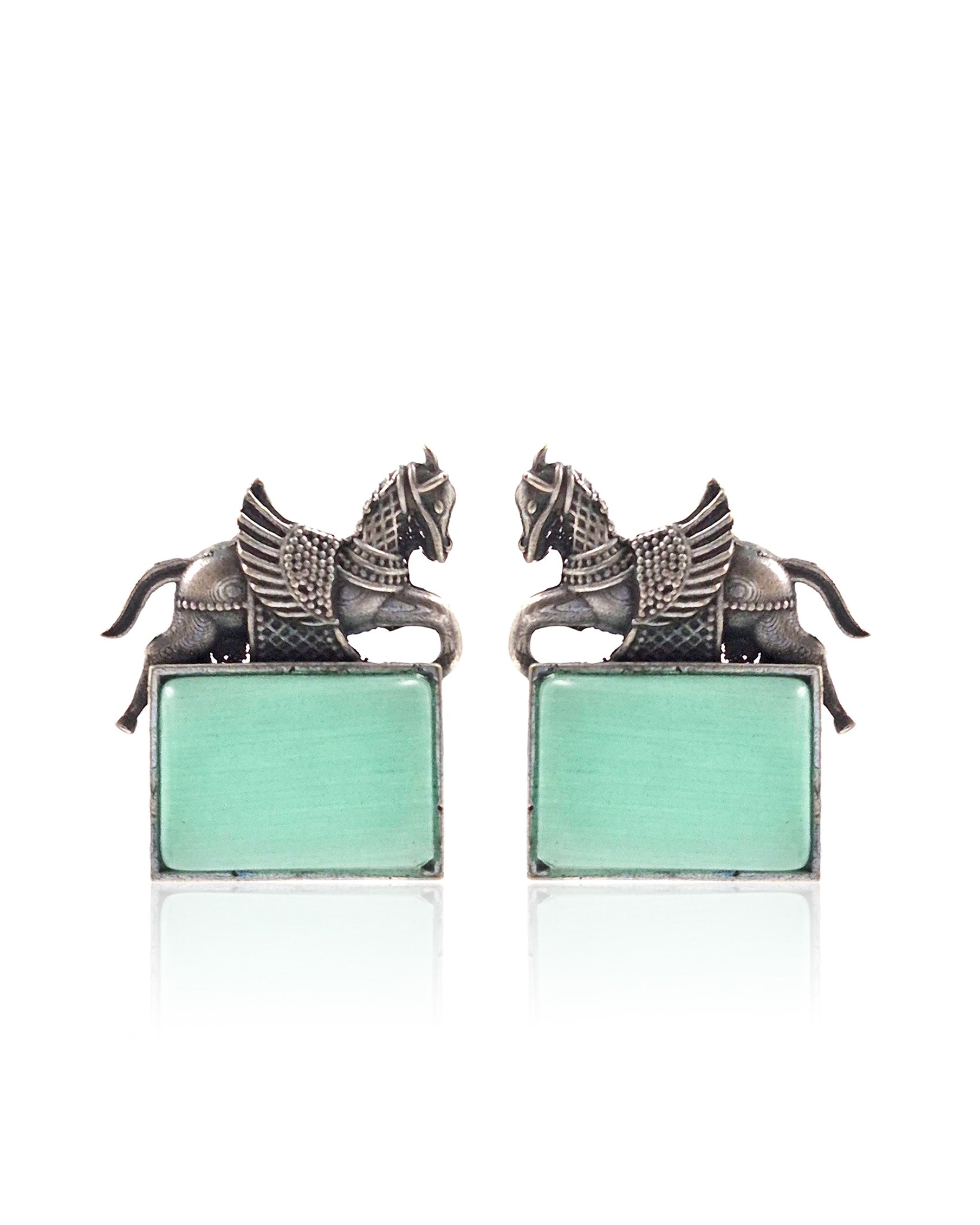 SANVI STONE STUD EARRINGS