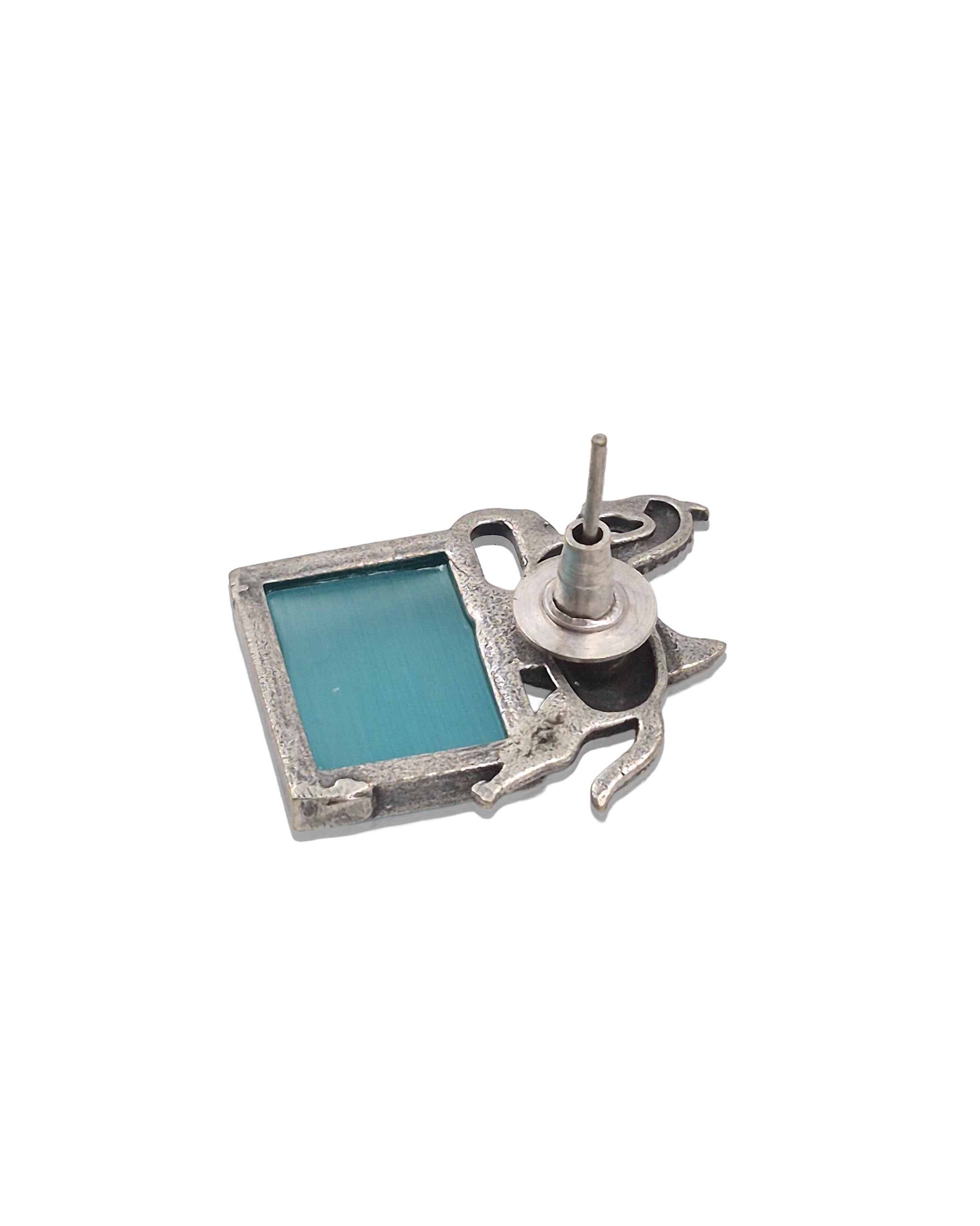 SANVI STONE STUD EARRINGS