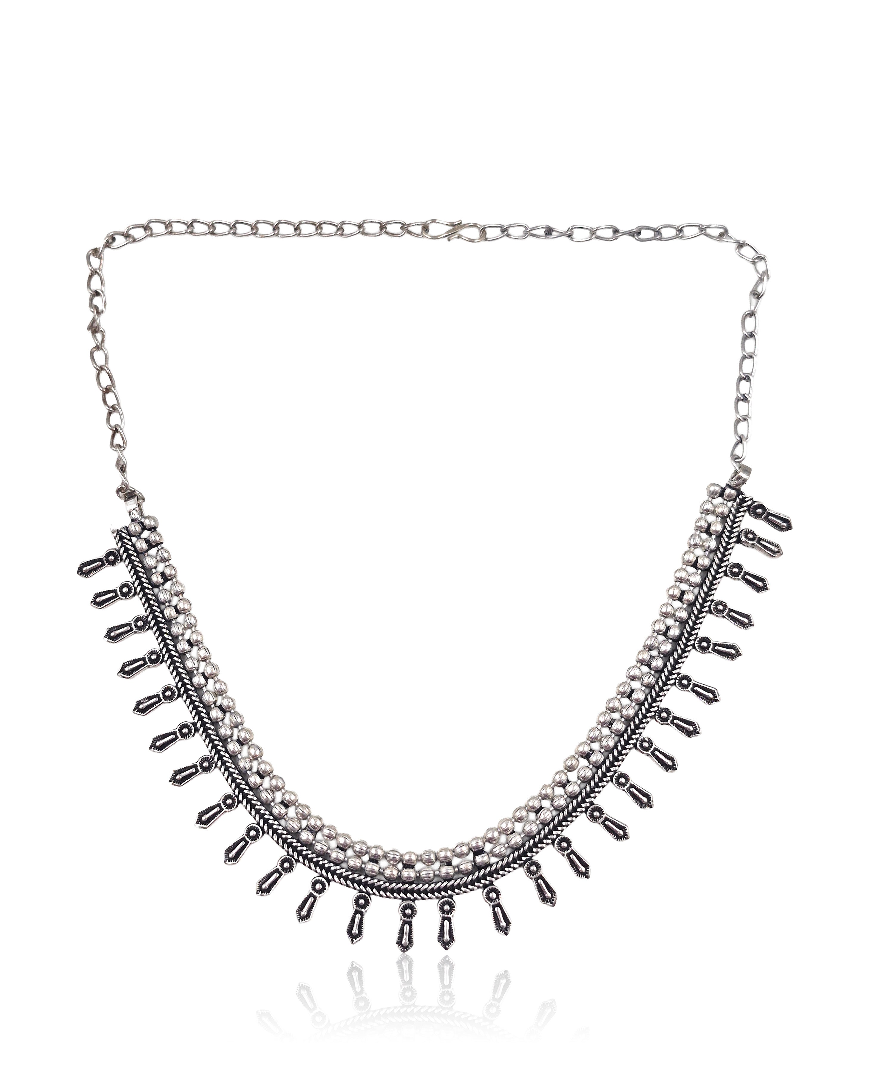 PRINCESS BRASS MATERIAL SHORT NECKLACE