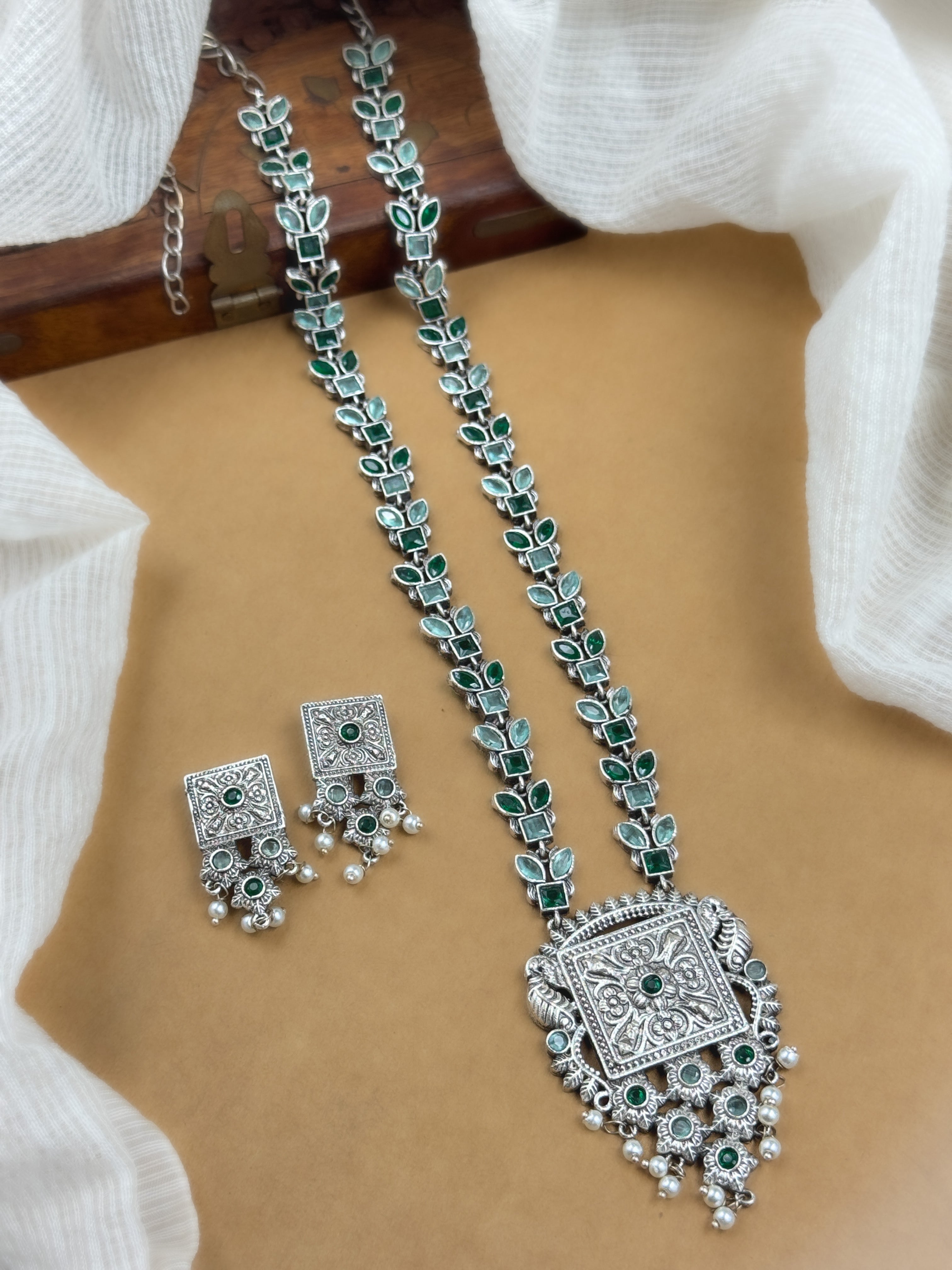 Anika Stone Necklace Set