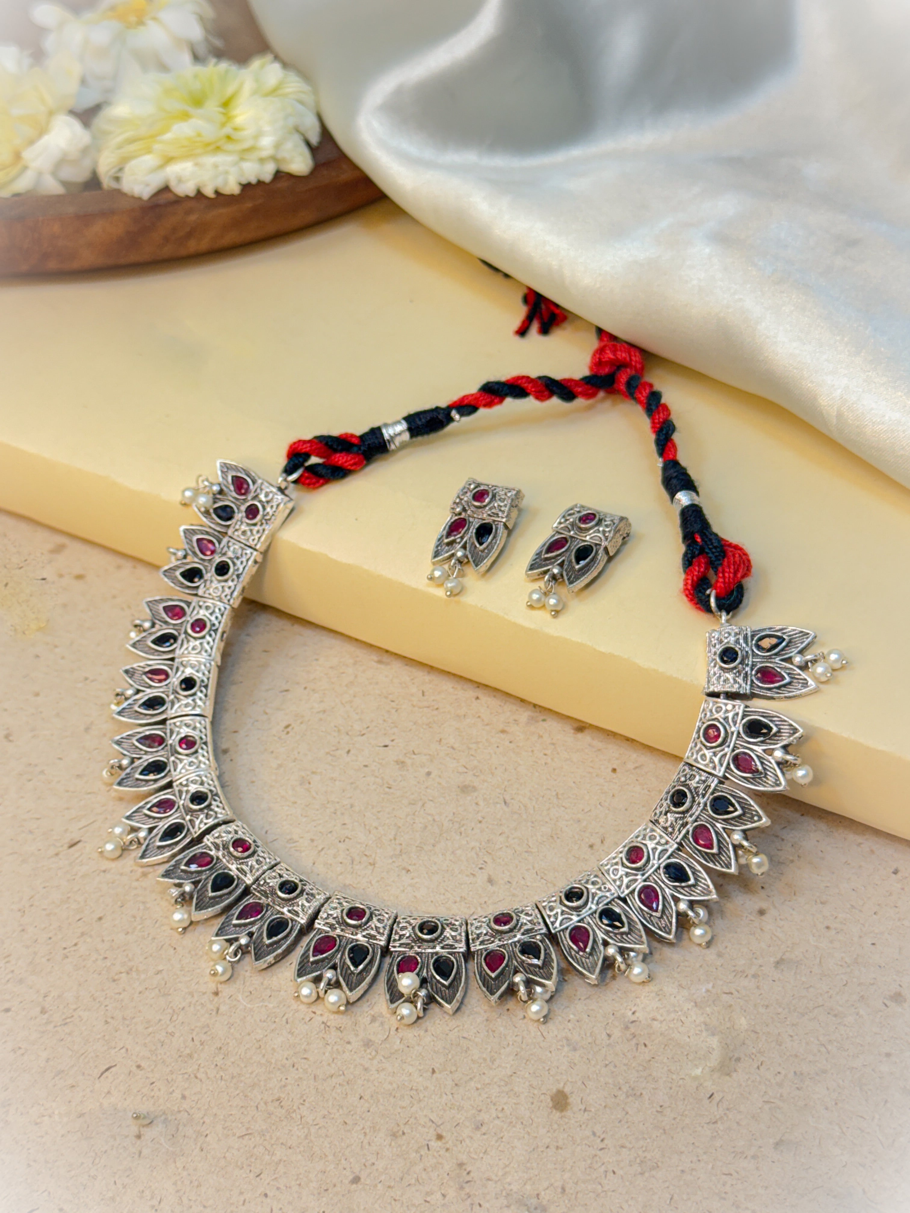 Aachal Stone Necklace Set