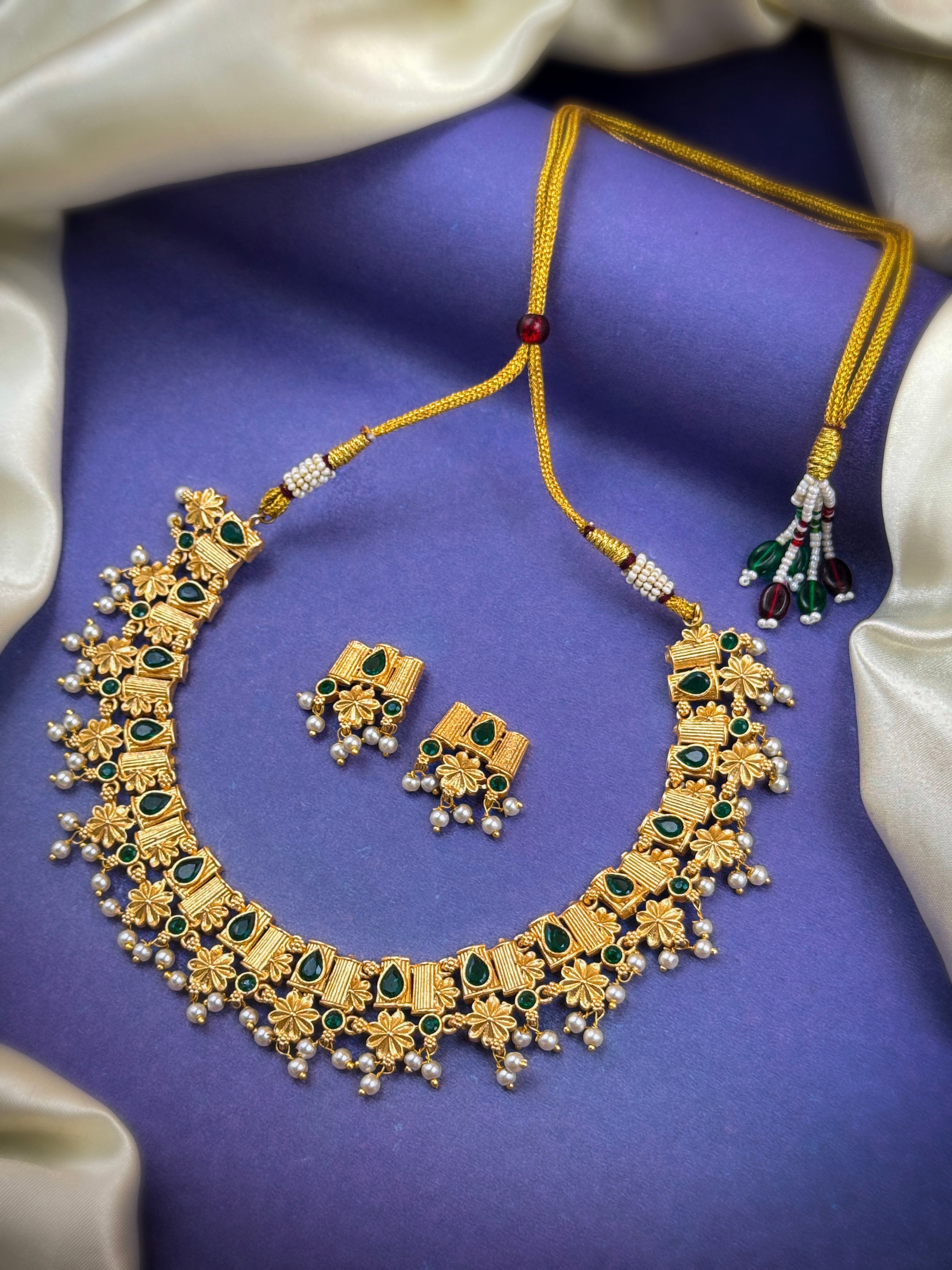 Dhriti Stone Necklace Set