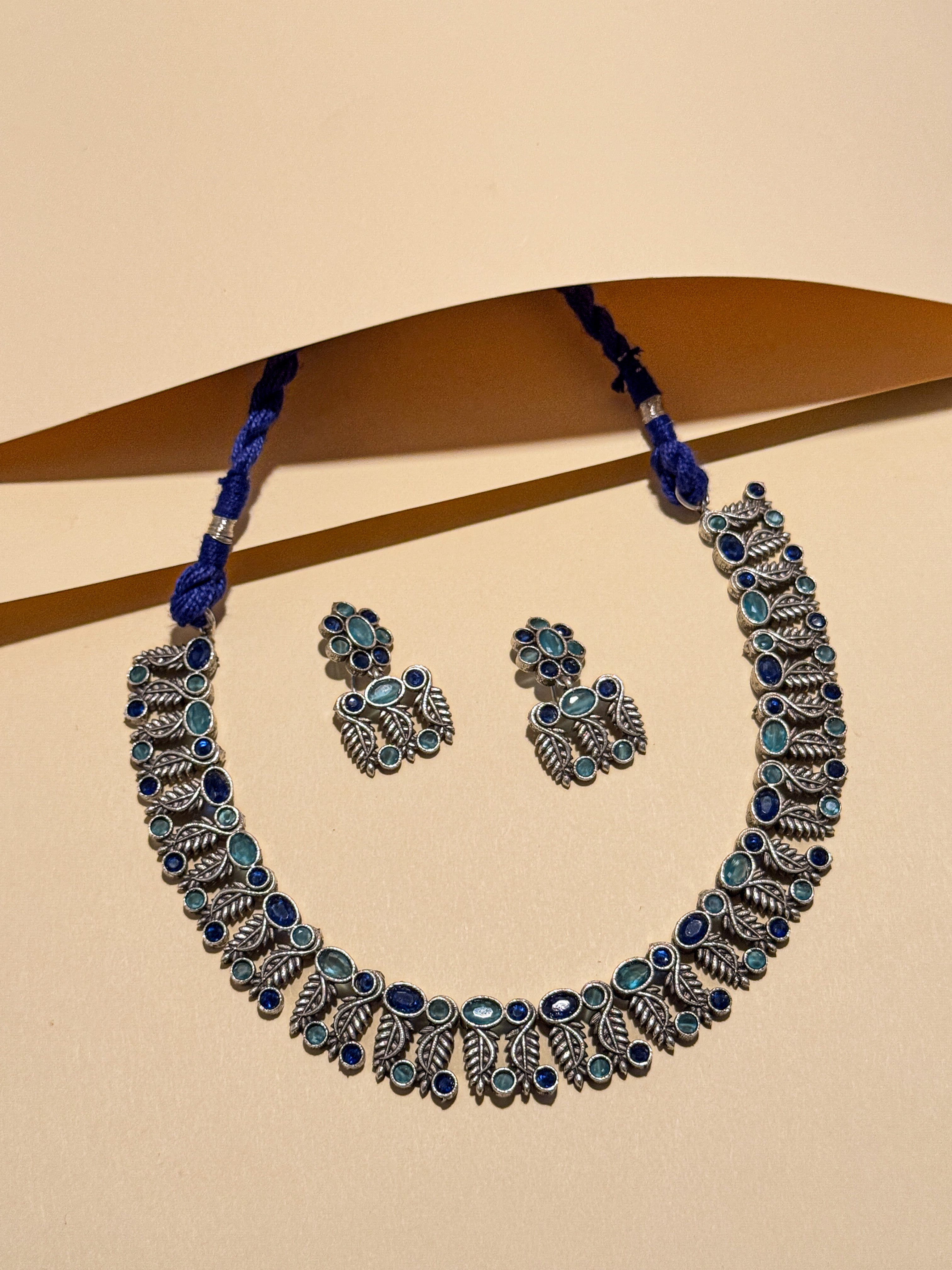 NAVYA STONE NECKLACE SET
