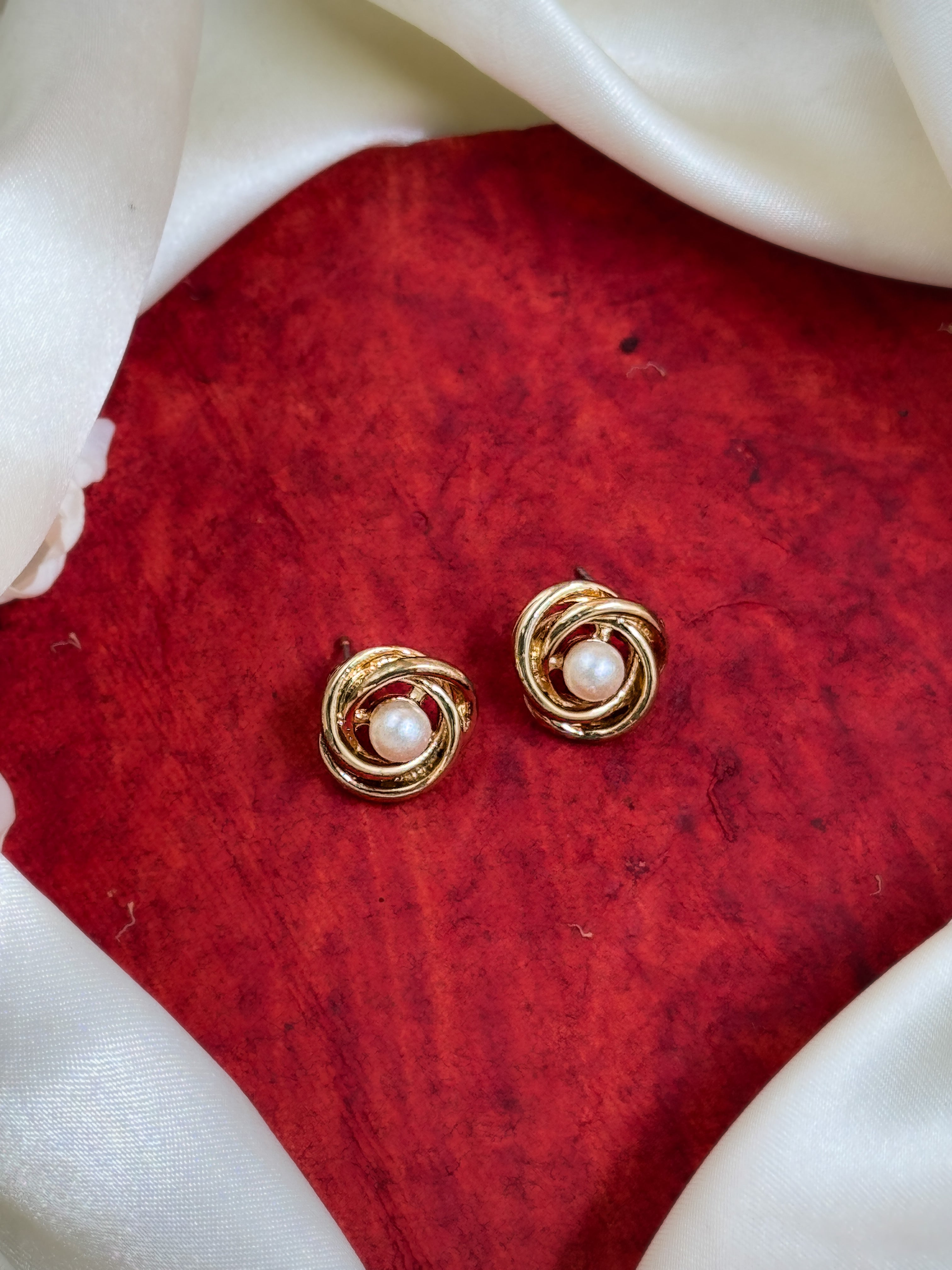 SPIRAL PEARL EARRINGS