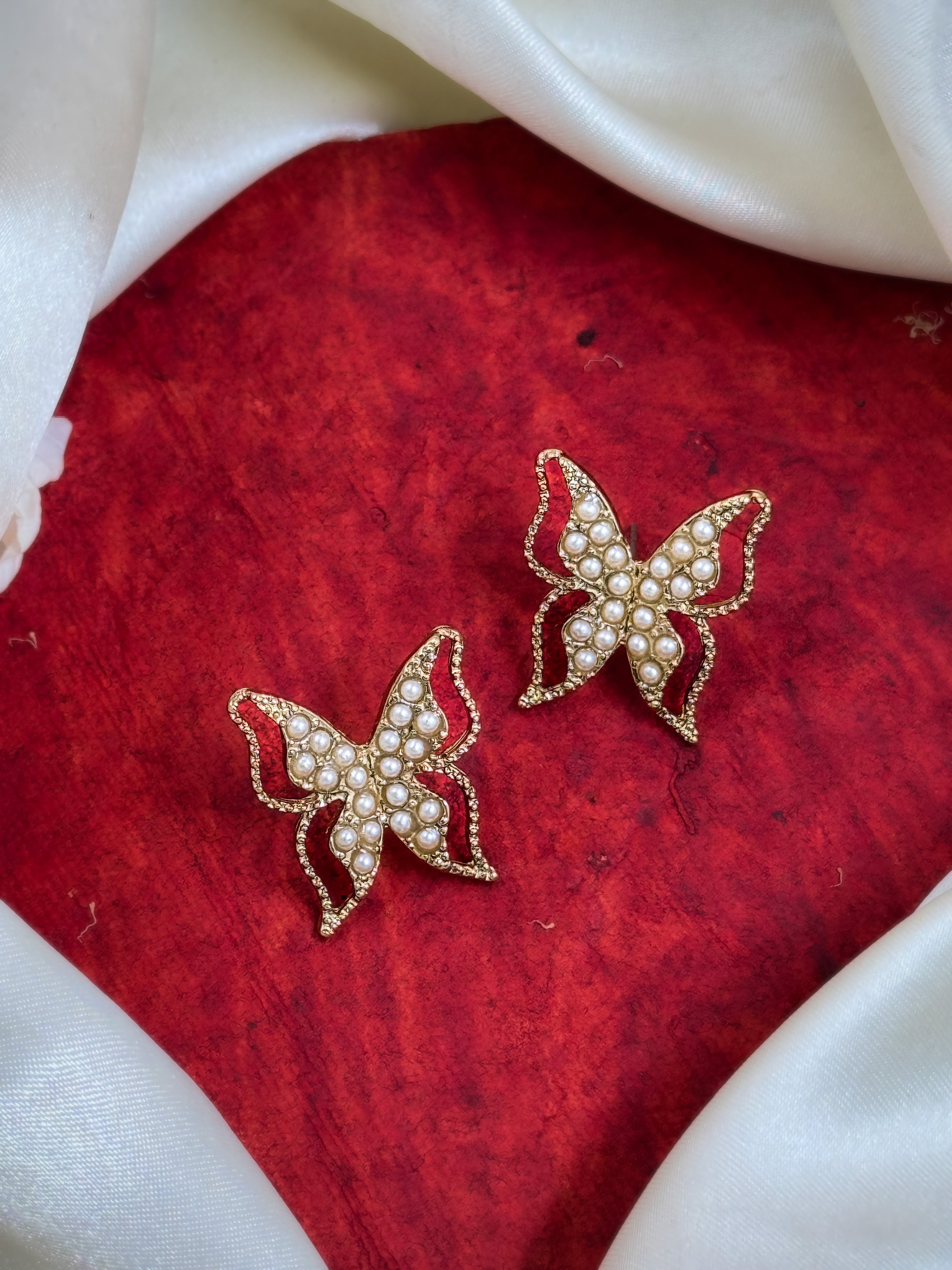 BUTTERFLY PEARL EARRINGS