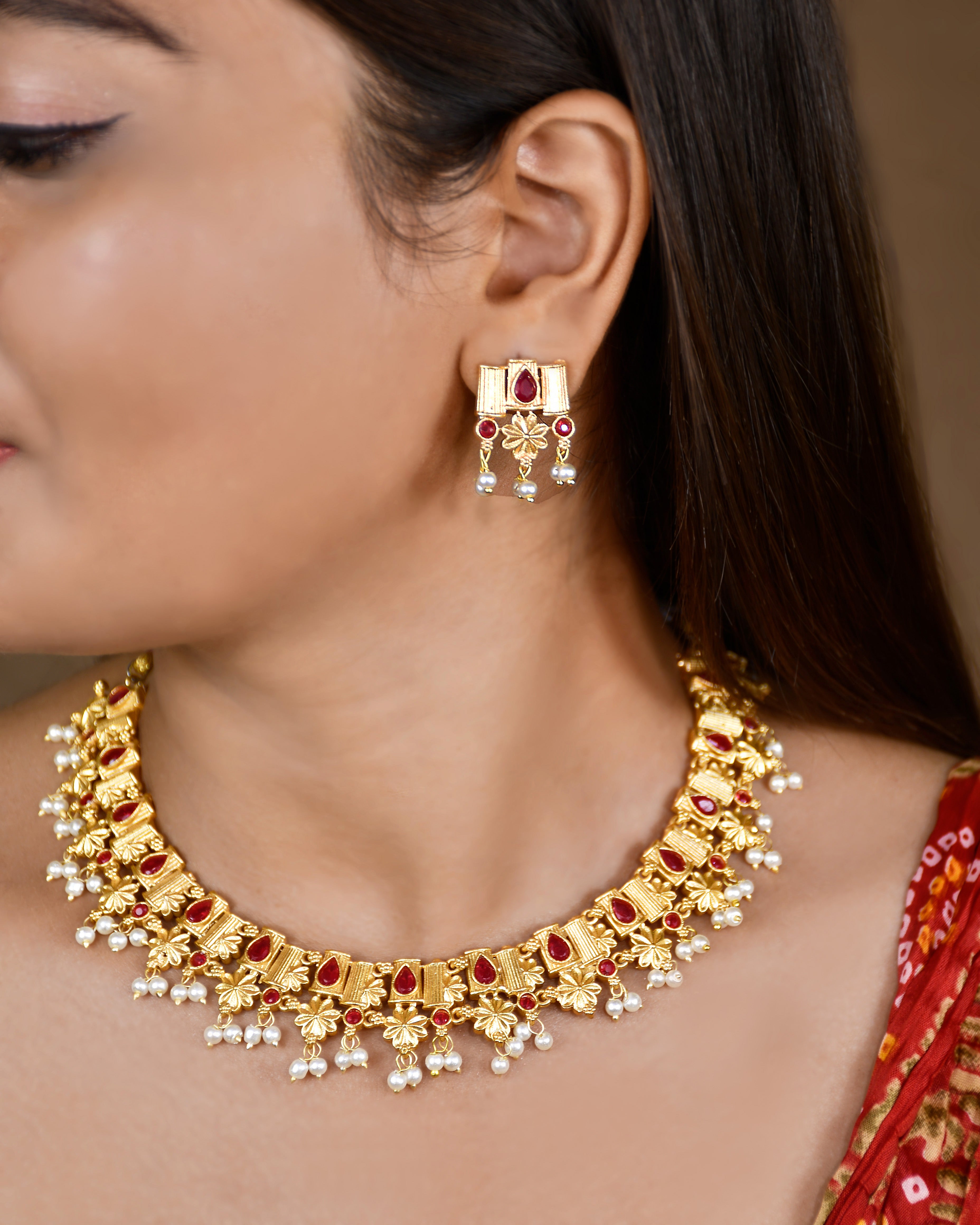 Dhriti Stone Necklace Set