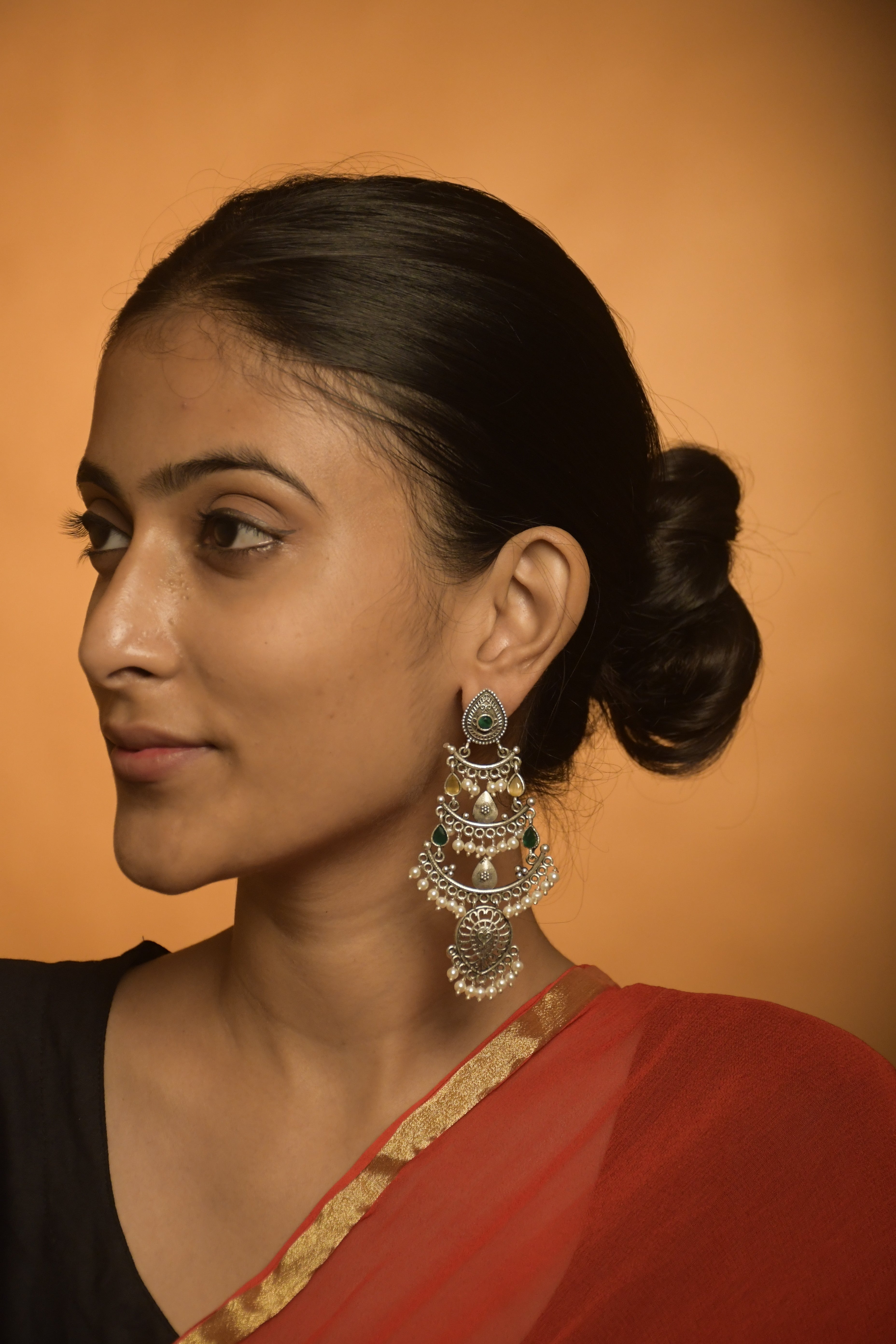MALLIKA DANGLER EARRINGS