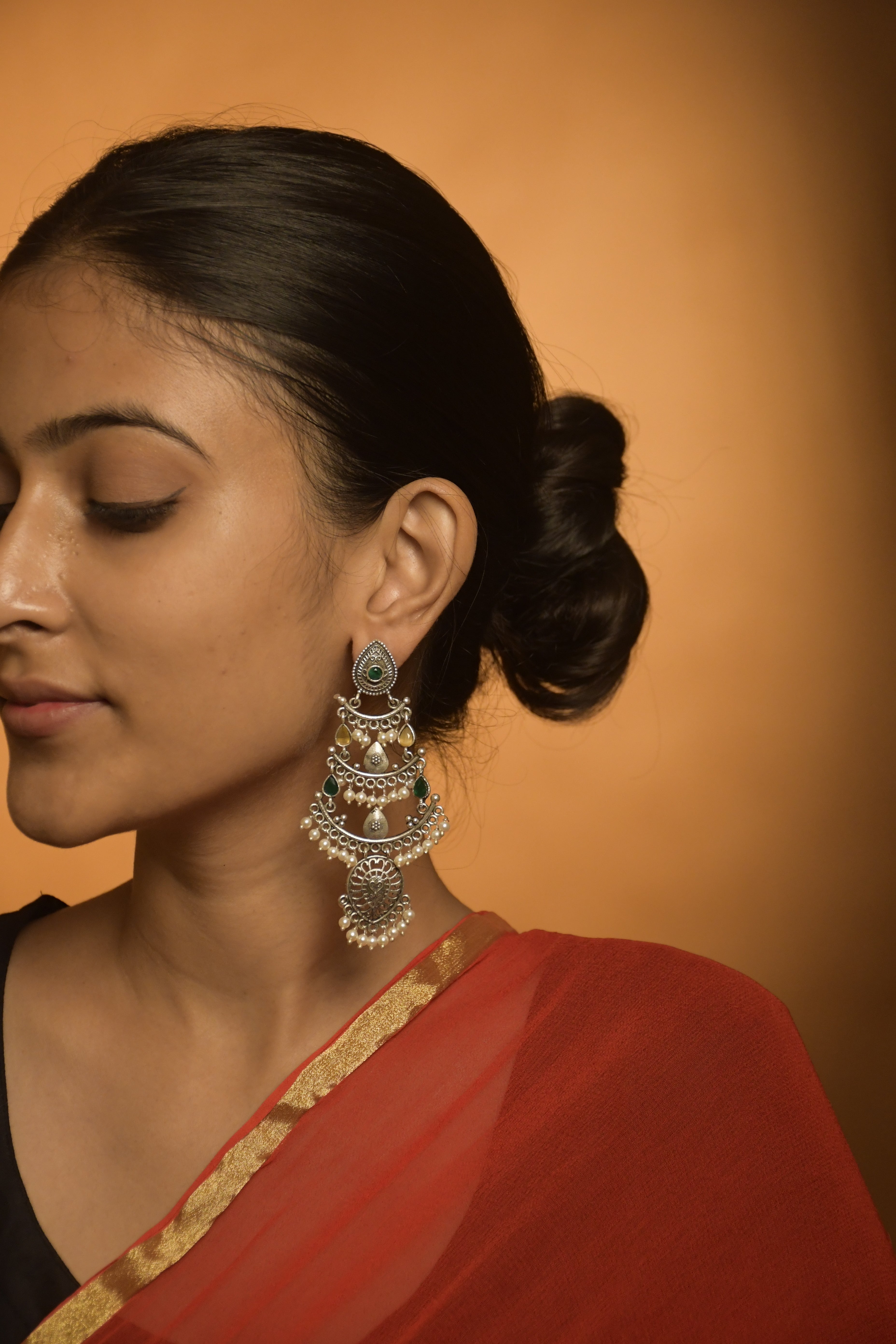 MALLIKA DANGLER EARRINGS