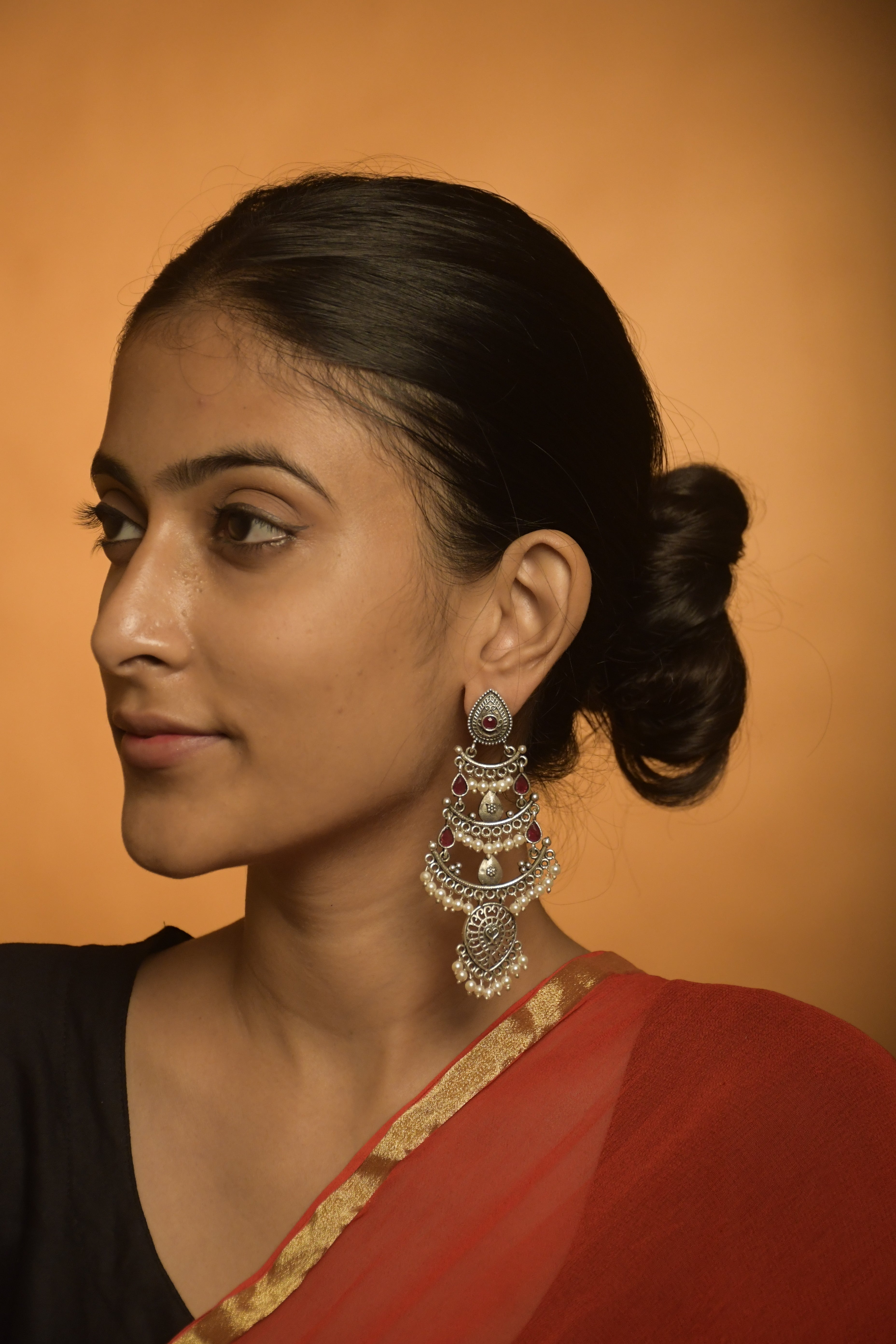 MALLIKA DANGLER EARRINGS