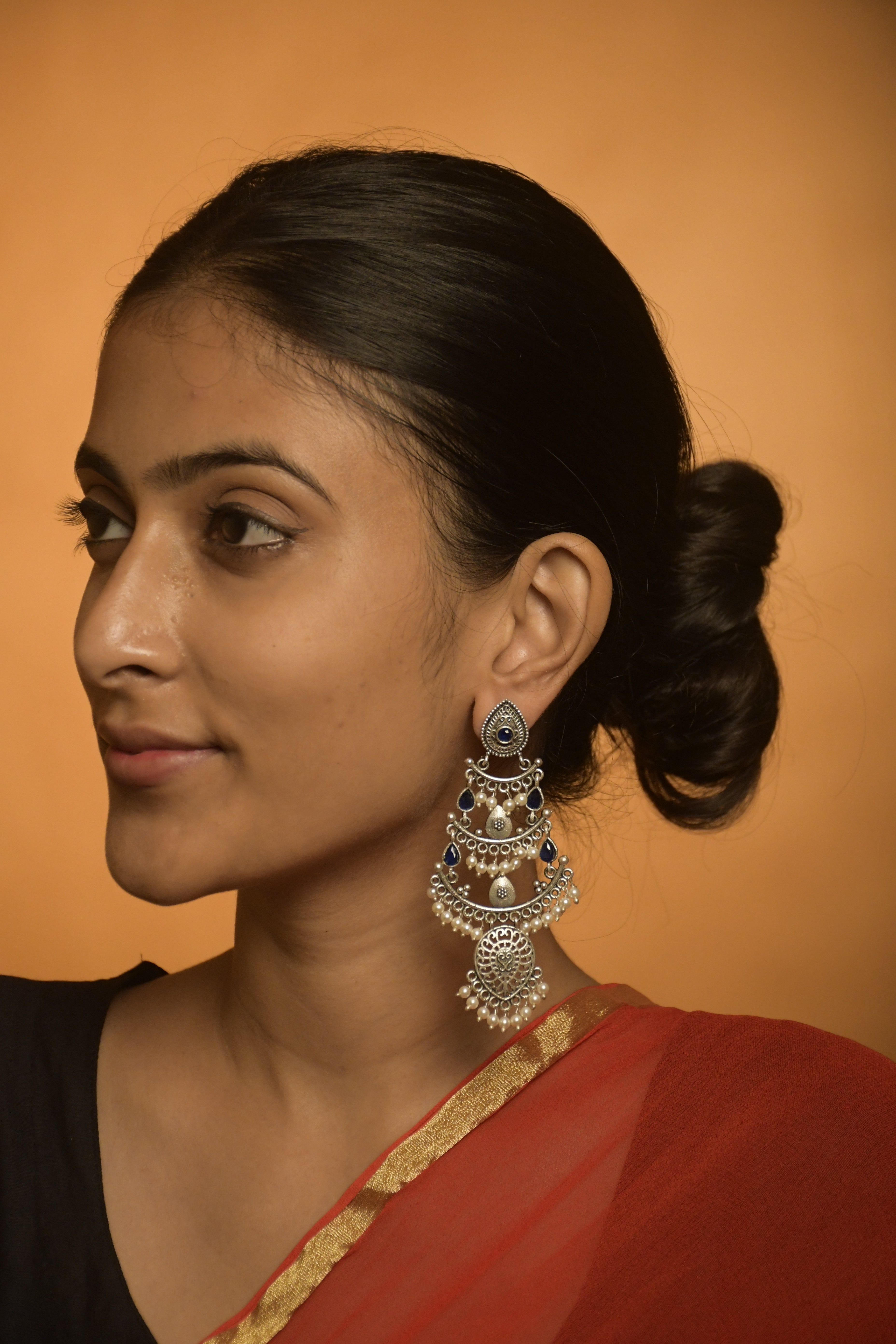 MALLIKA DANGLER EARRINGS