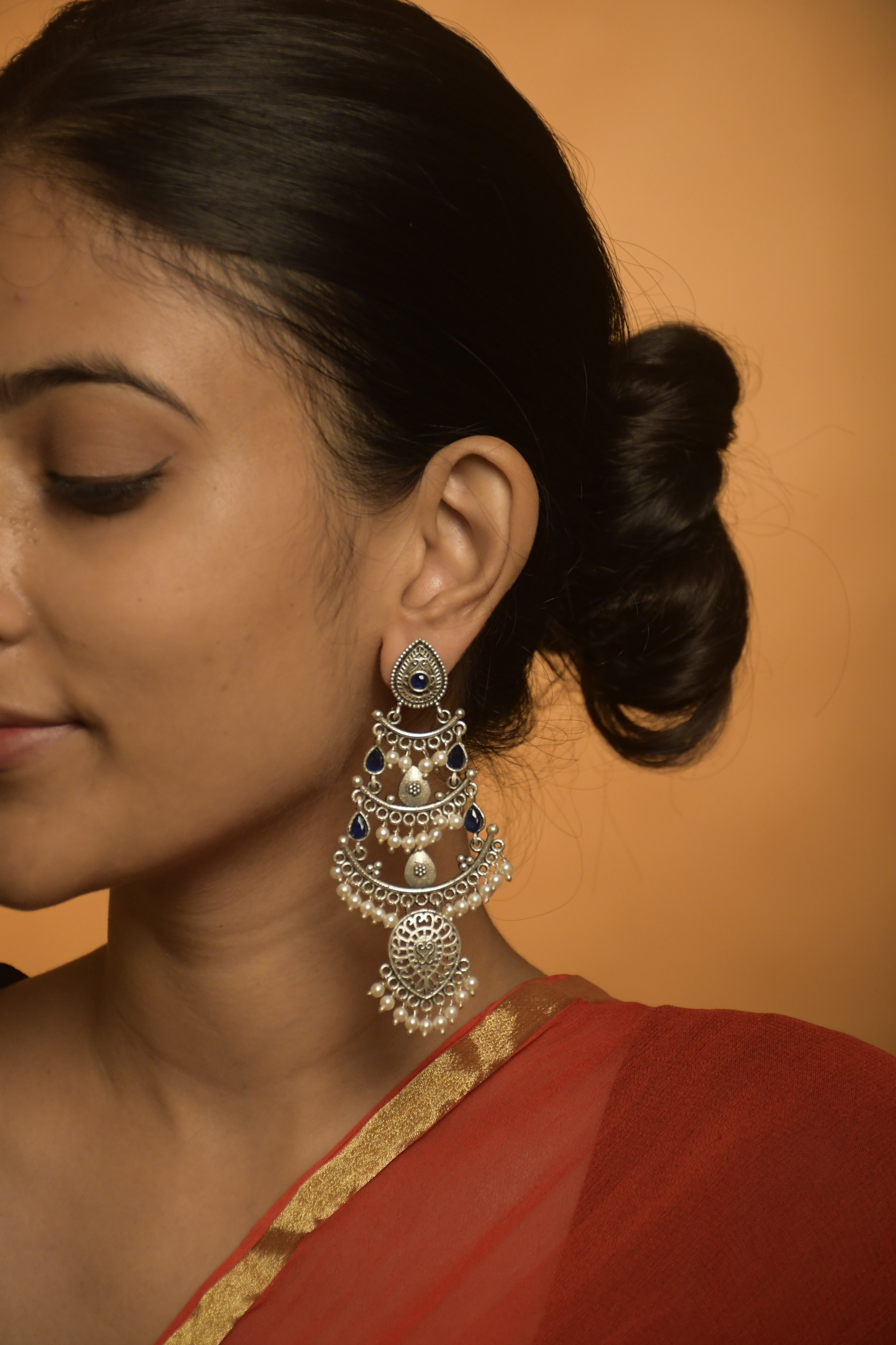 MALLIKA DANGLER EARRINGS