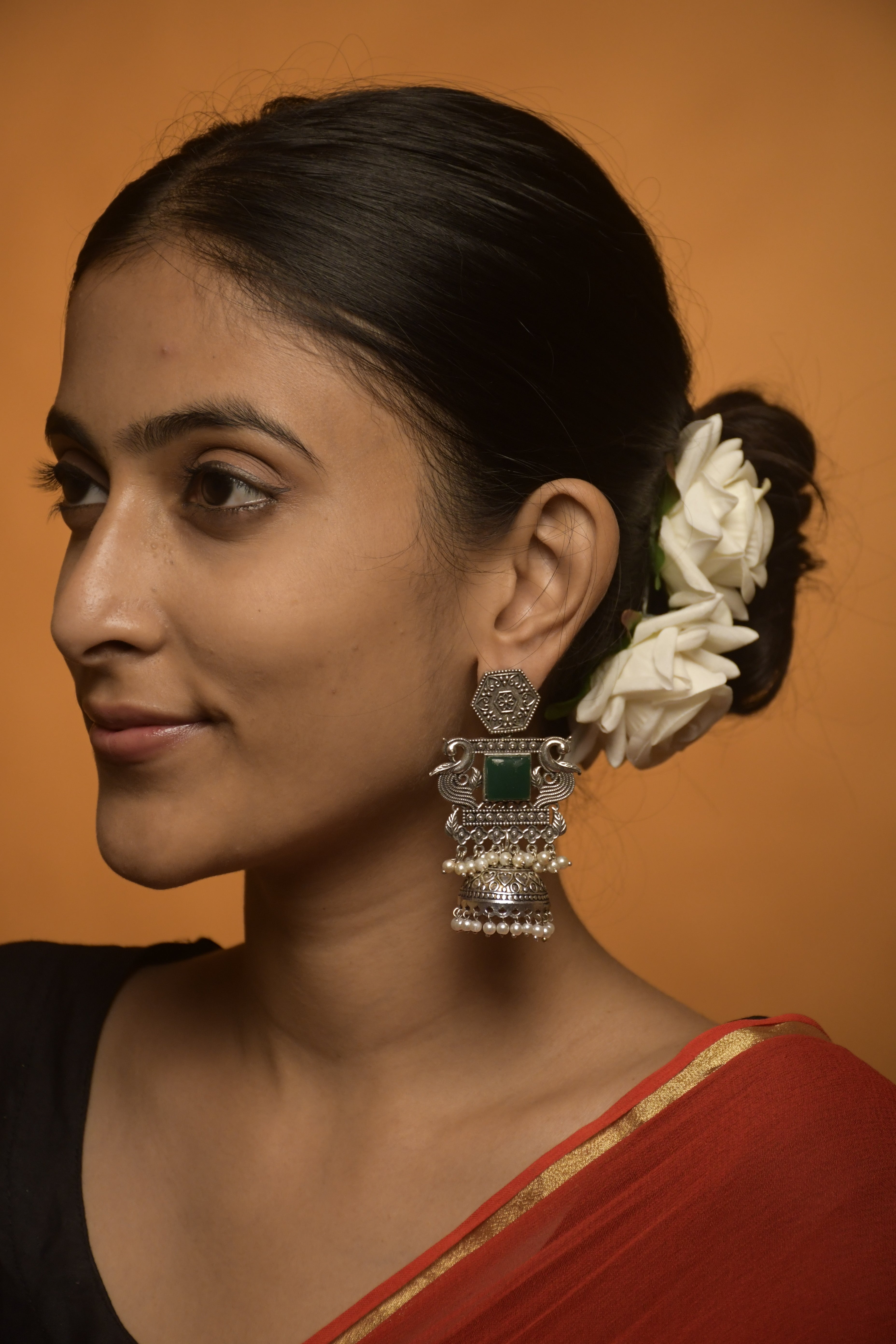 Aarzoo Stone Jhumka Earrings