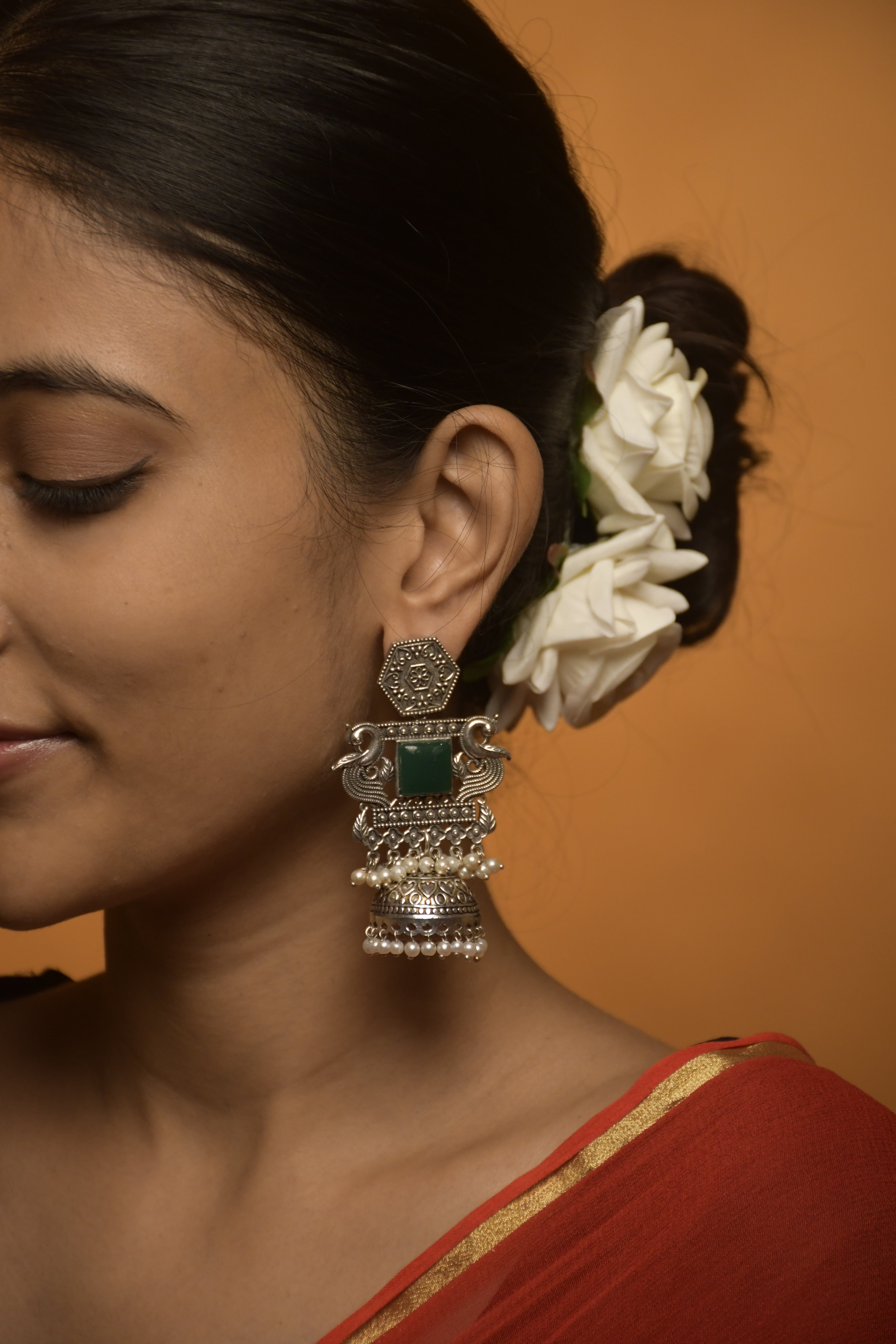 Aarzoo Stone Jhumka Earrings
