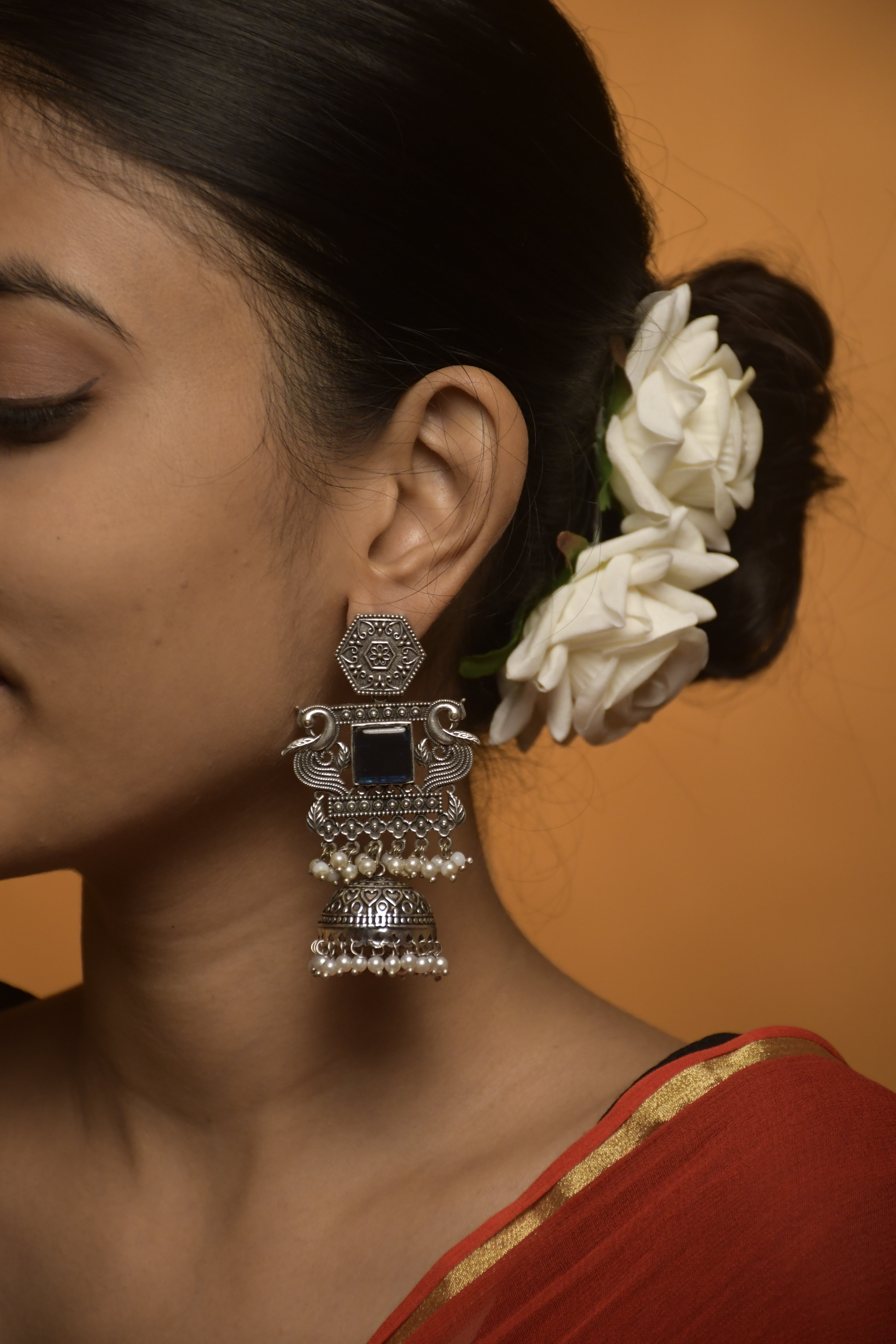 Aarzoo Stone Jhumka Earrings