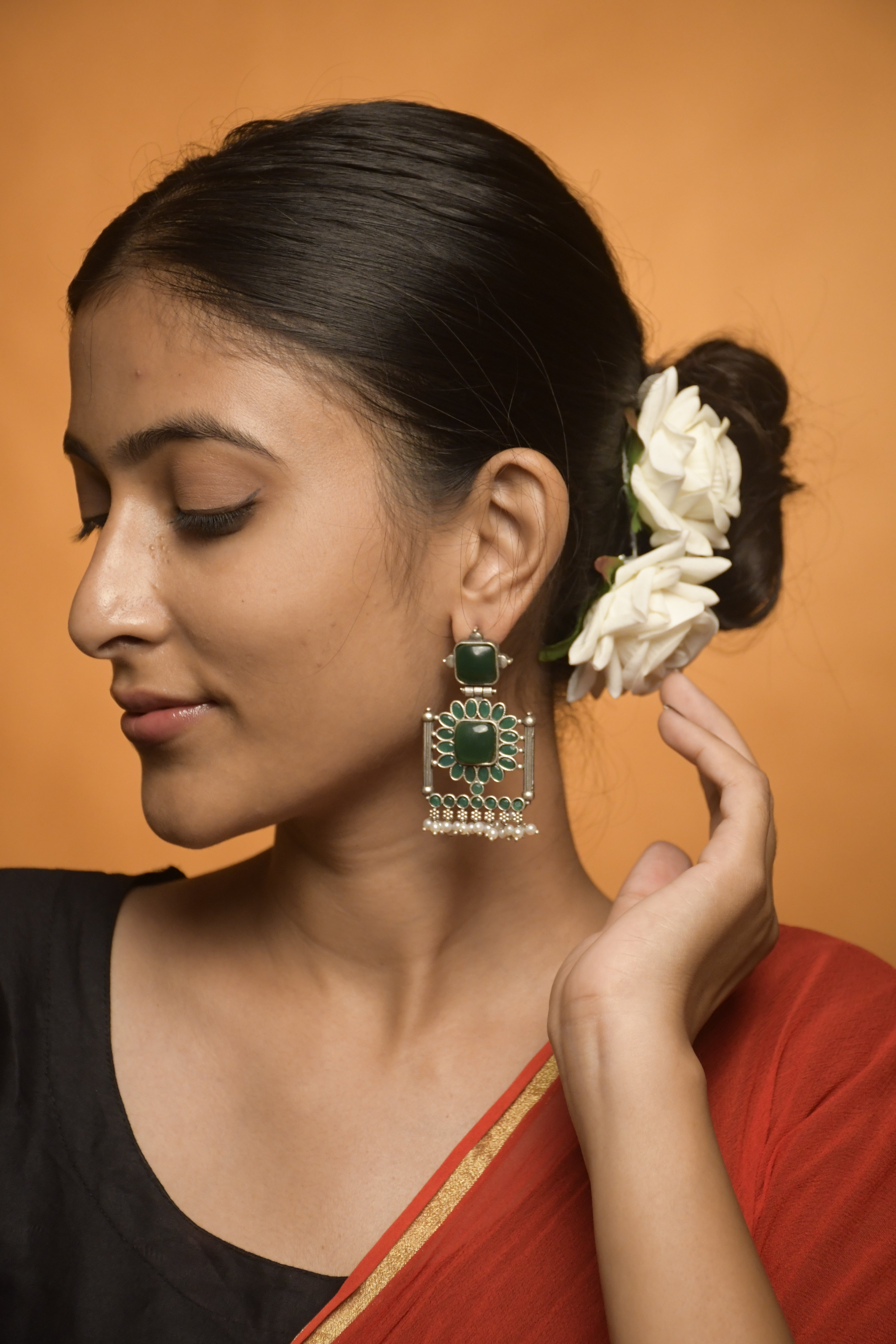 VISHVA DANGLER EARRINGS
