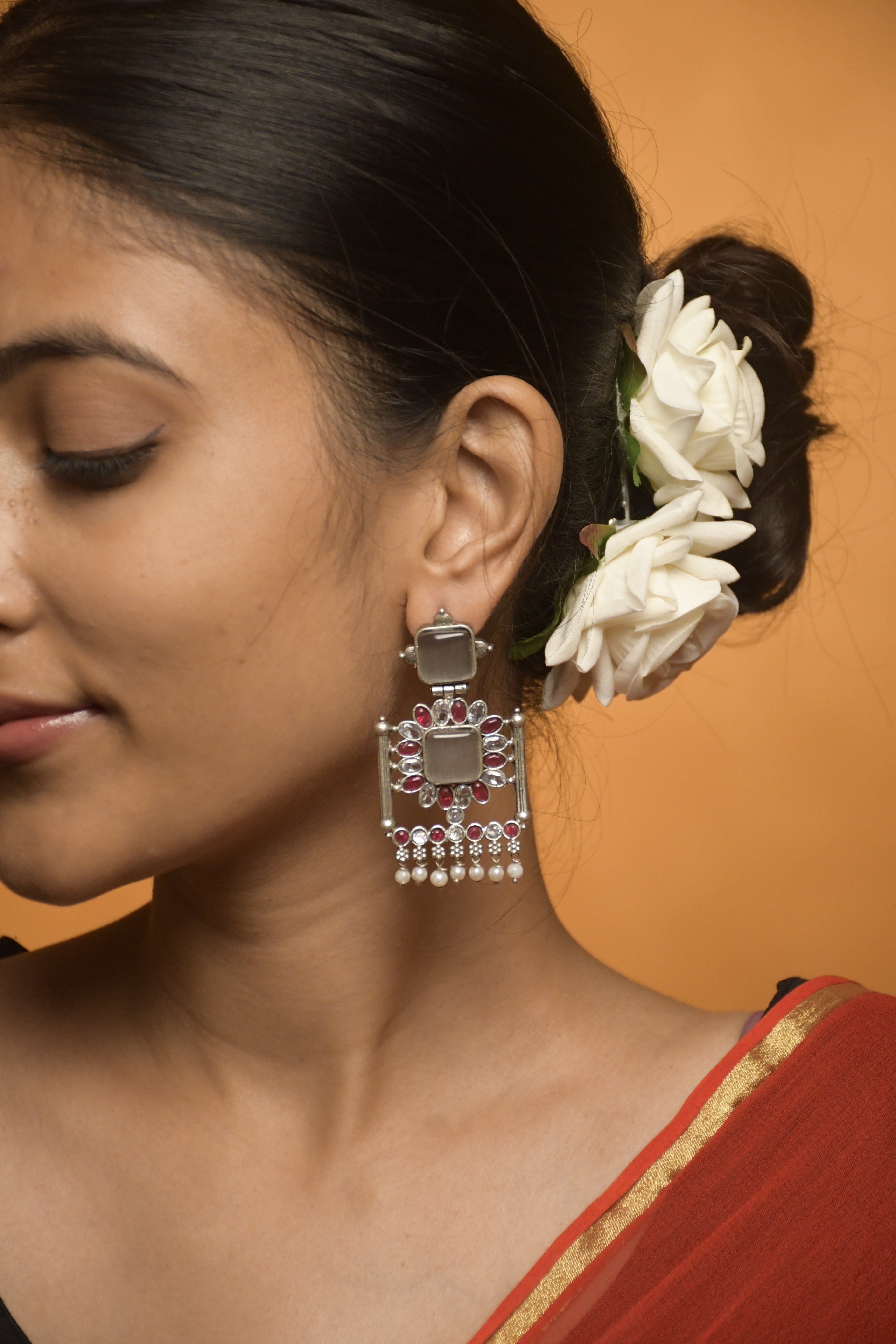 VISHVA DANGLER EARRINGS