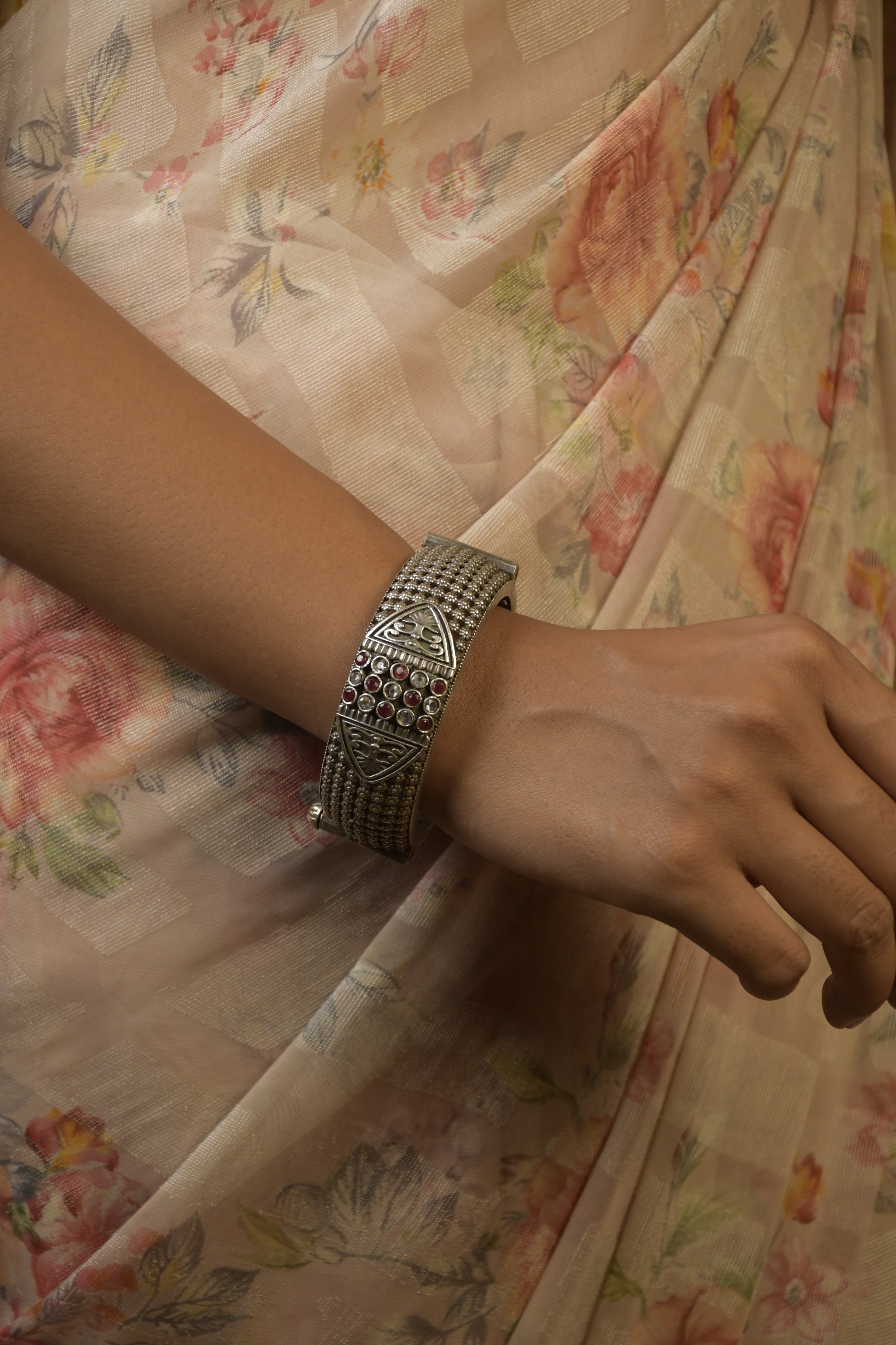 KRISHA SILVER LOOKALIKE STONE BANGLE