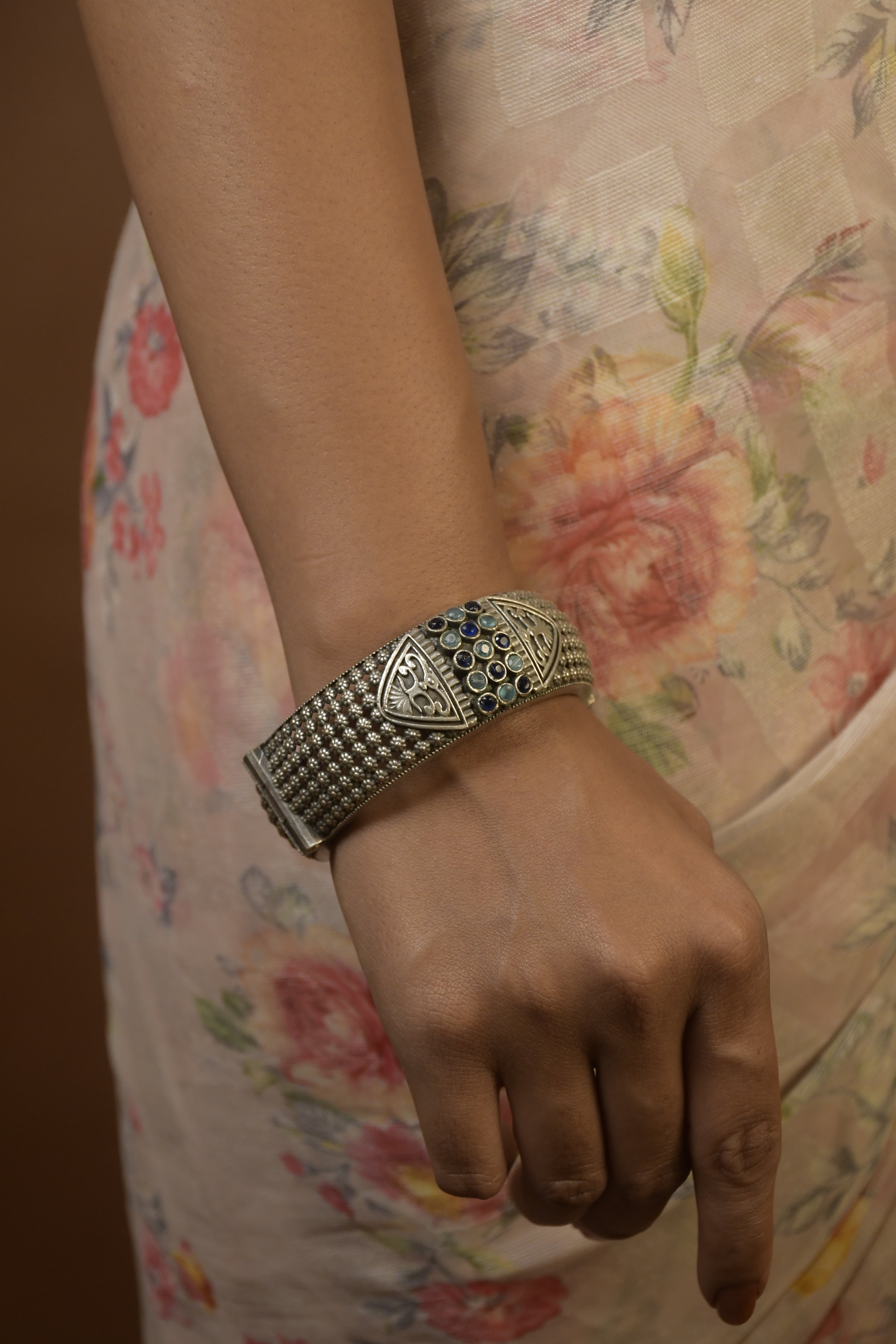 KRISHA SILVER LOOKALIKE STONE BANGLE