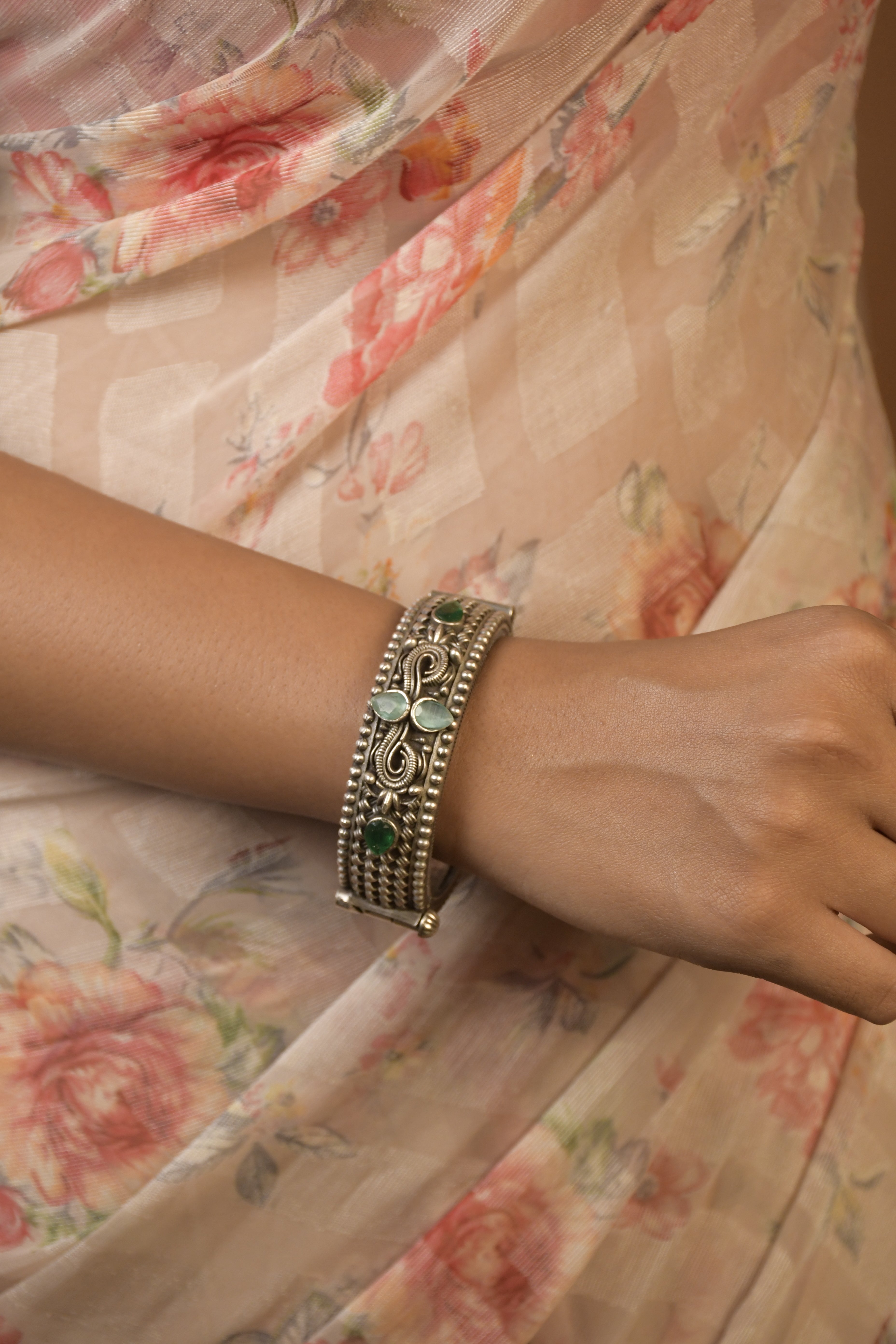 Yamika Silver Lookalike Stone Bangles