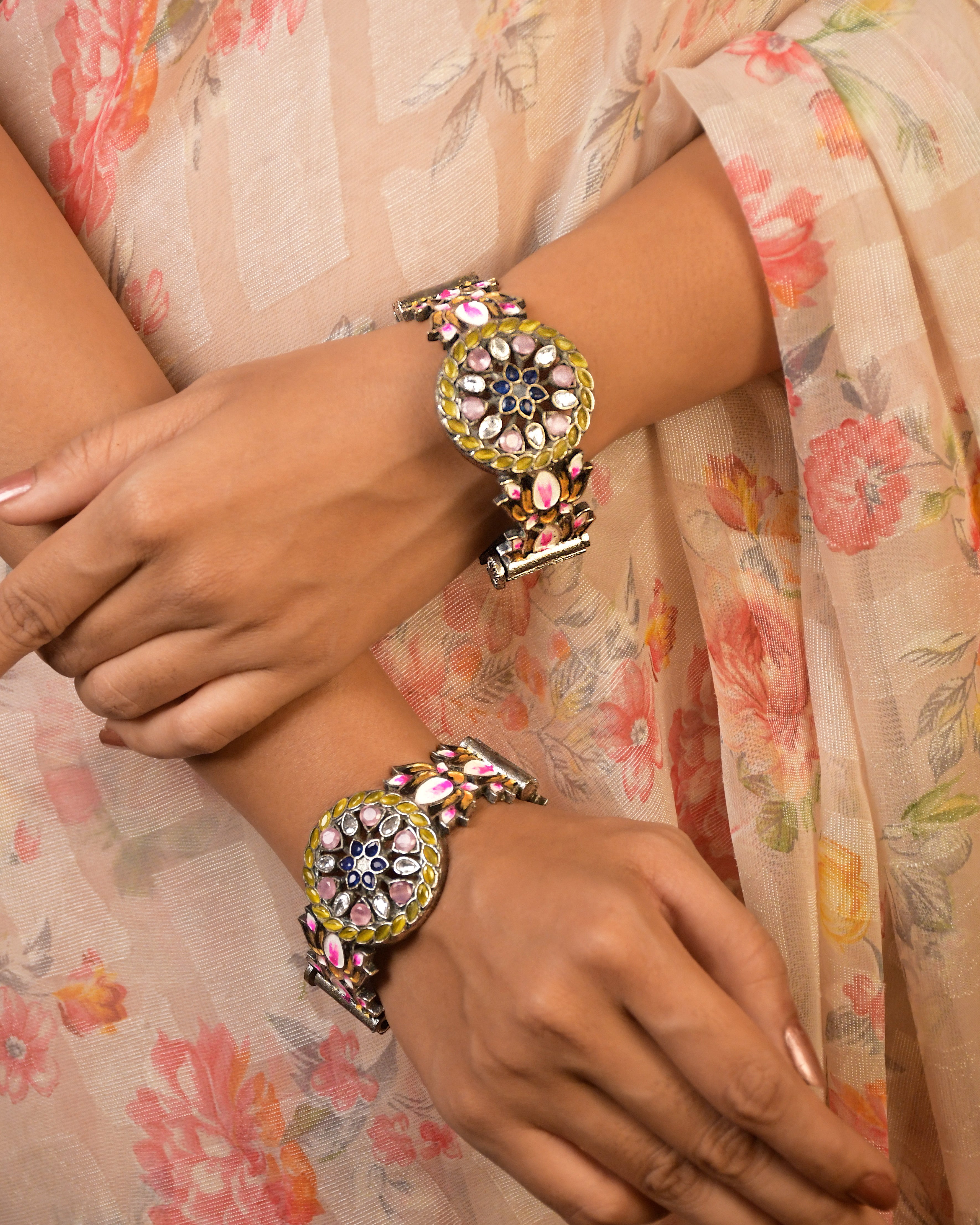 Noor Pair of Stone Bangles