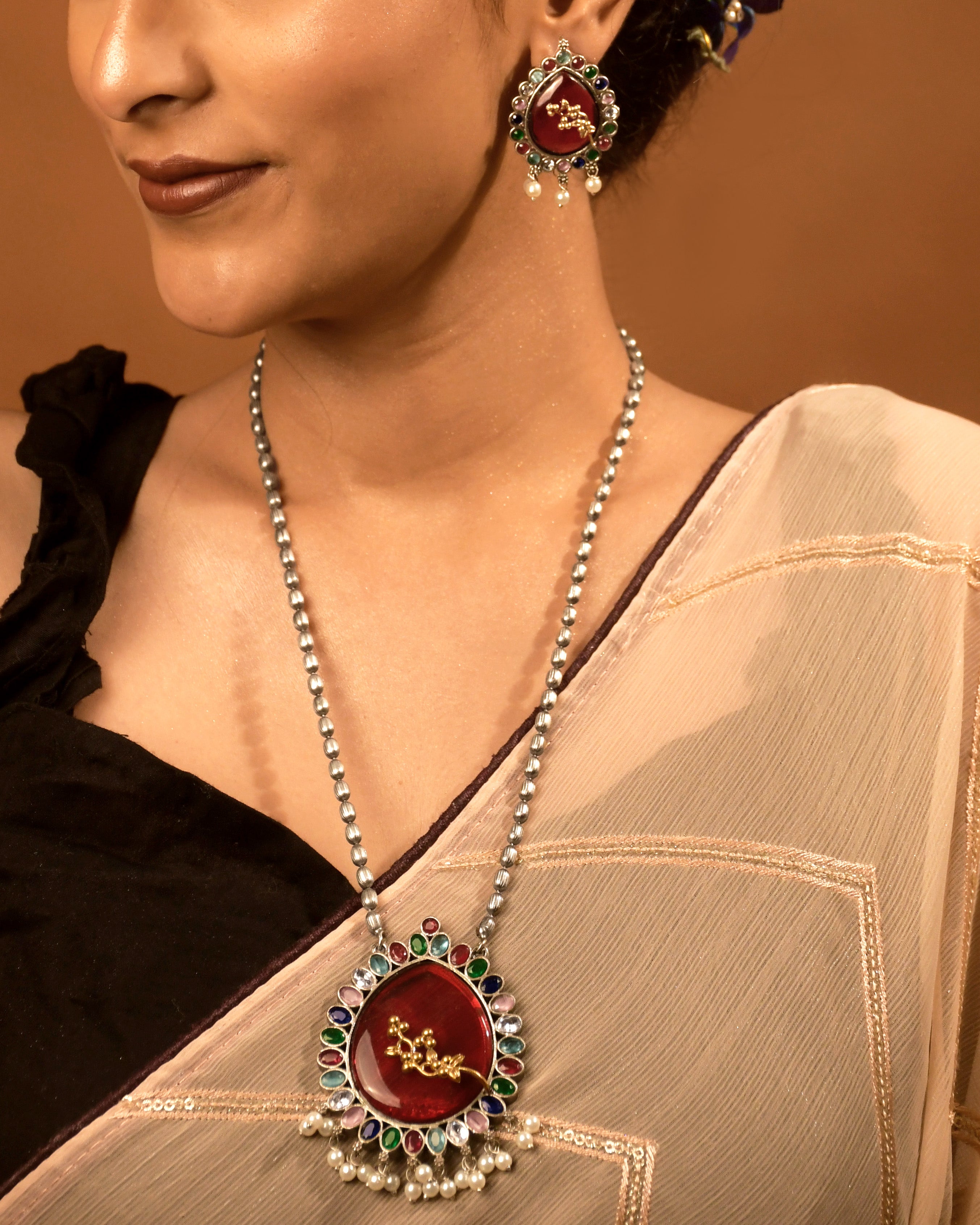 JISHA STONE NECKLACE SET