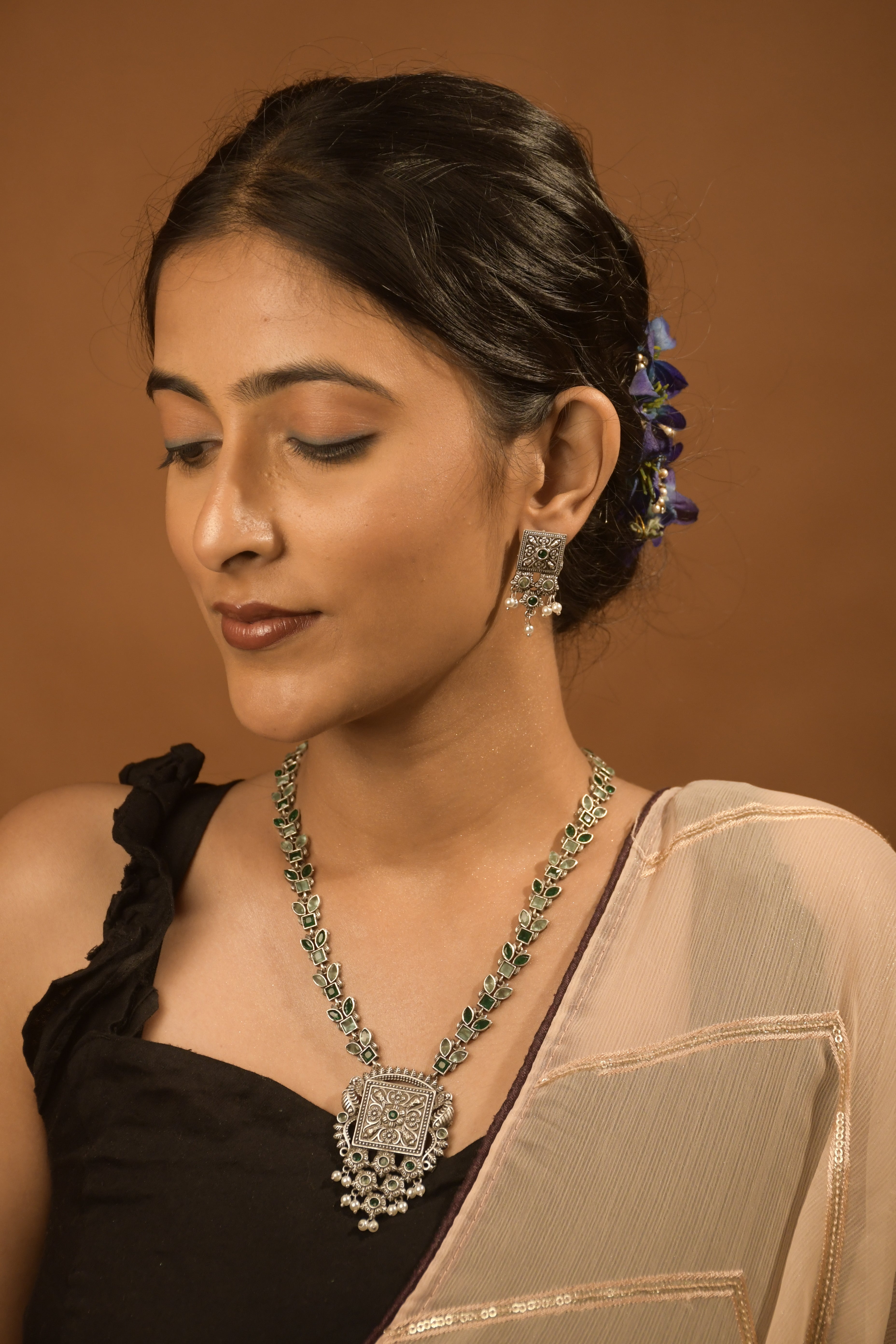 ANIKA STONE NECKLACE SET
