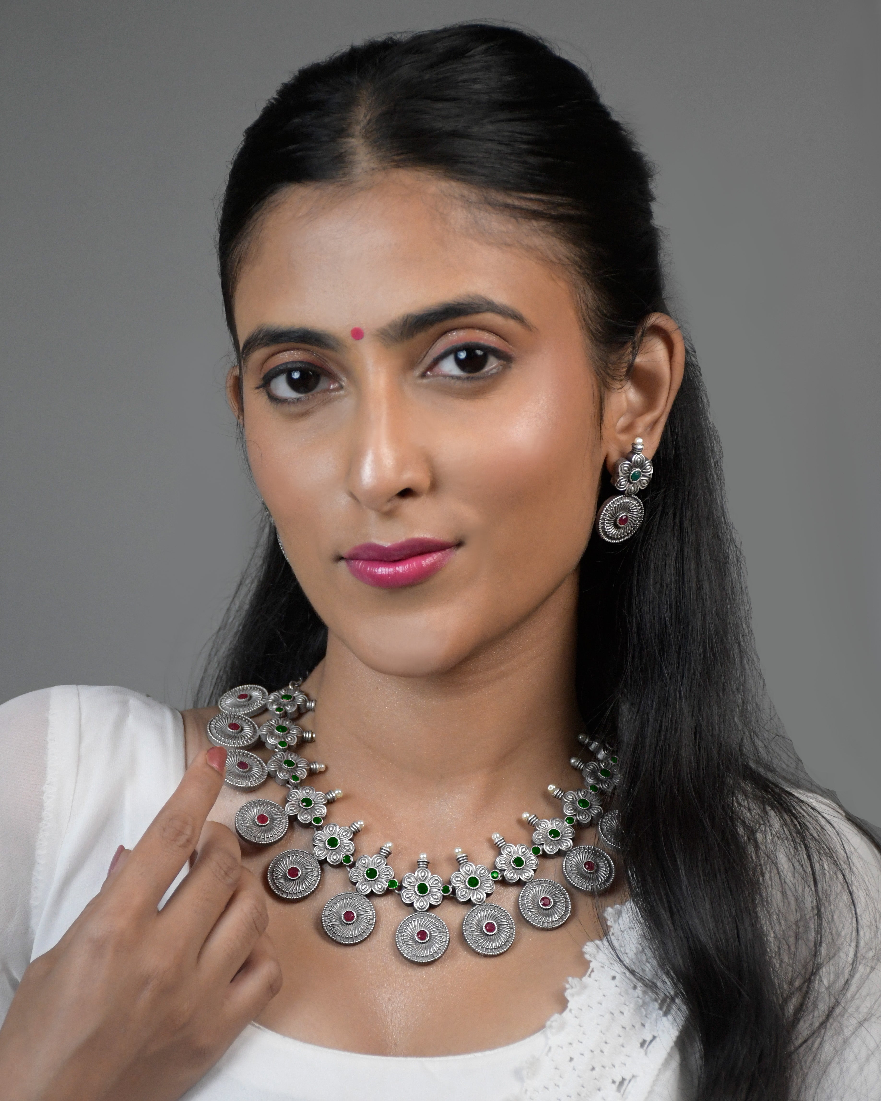 Nitya Silver Lookalike Stone Necklace Set