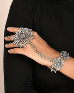 Load image into Gallery viewer, OXIDISED SILVER FINGER RING BRACELET 60% OFF