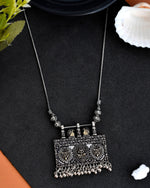 Load image into Gallery viewer, OXIDISED DUAL TONE CHAIN PENDANT