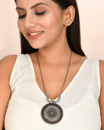 Load image into Gallery viewer, OXIDISED DUAL TONE CHAIN PENDANT