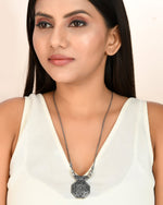 Load image into Gallery viewer, OXIDISED SILVER CHAIN PENDANT