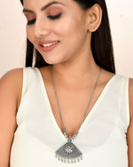 Load image into Gallery viewer, OXIDISED SILVER CHAIN PENDANT