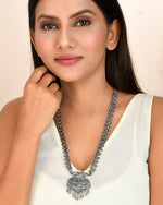 Load image into Gallery viewer, OXIDISED SPRING CHAIN PENDANT NECKLACE
