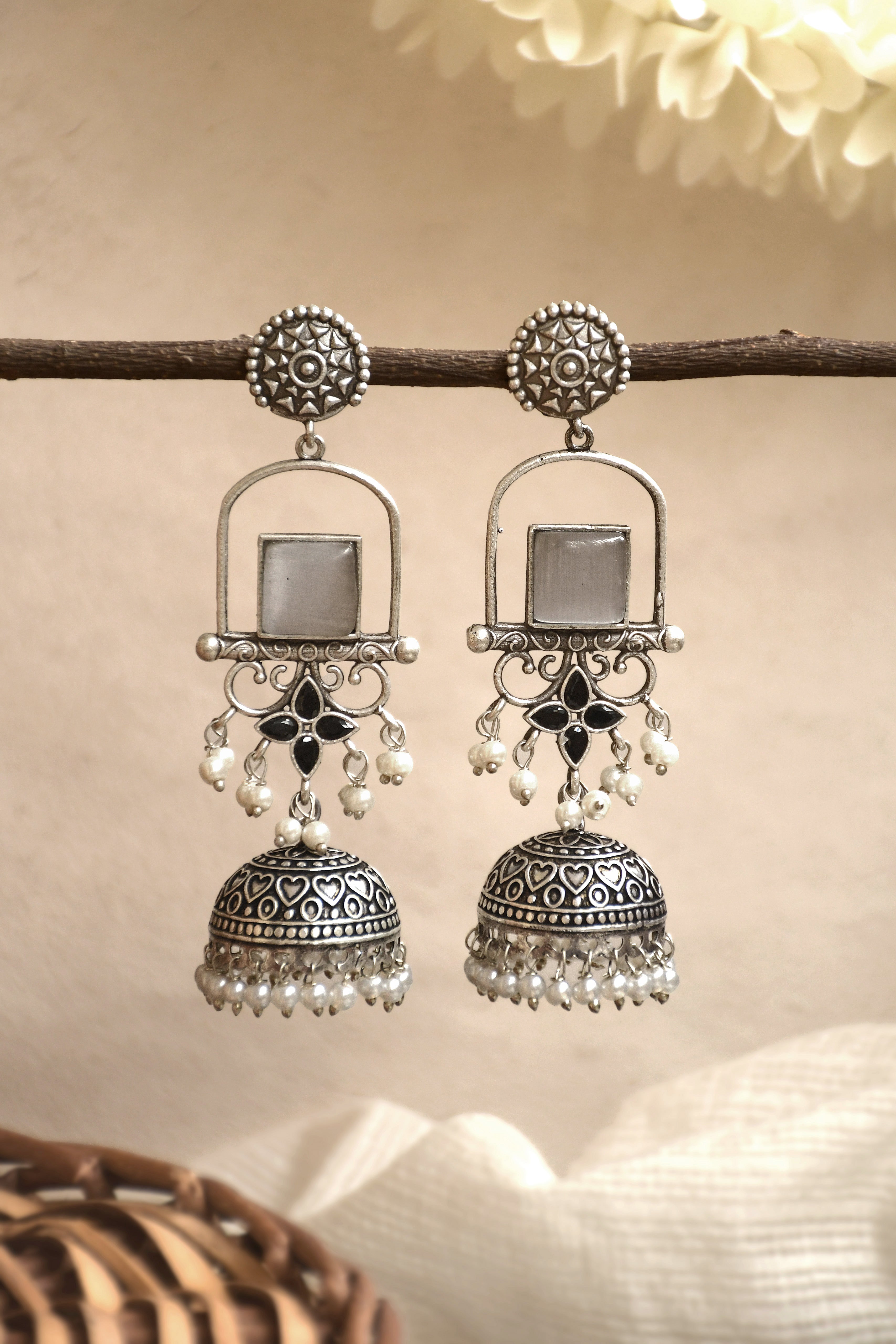 Aanvi Stone Jhumka Earrings