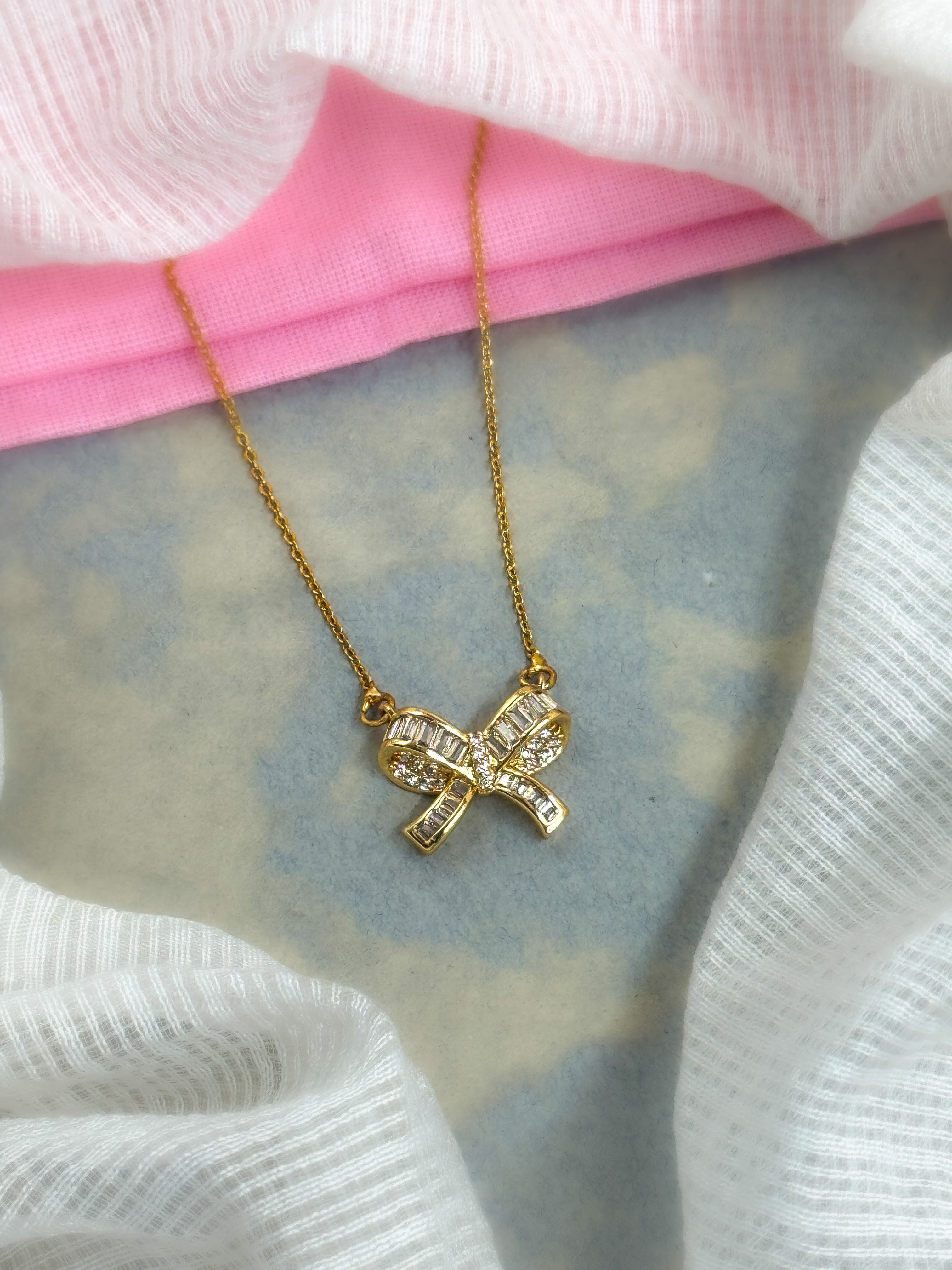 BOW CHAIN PENDANT