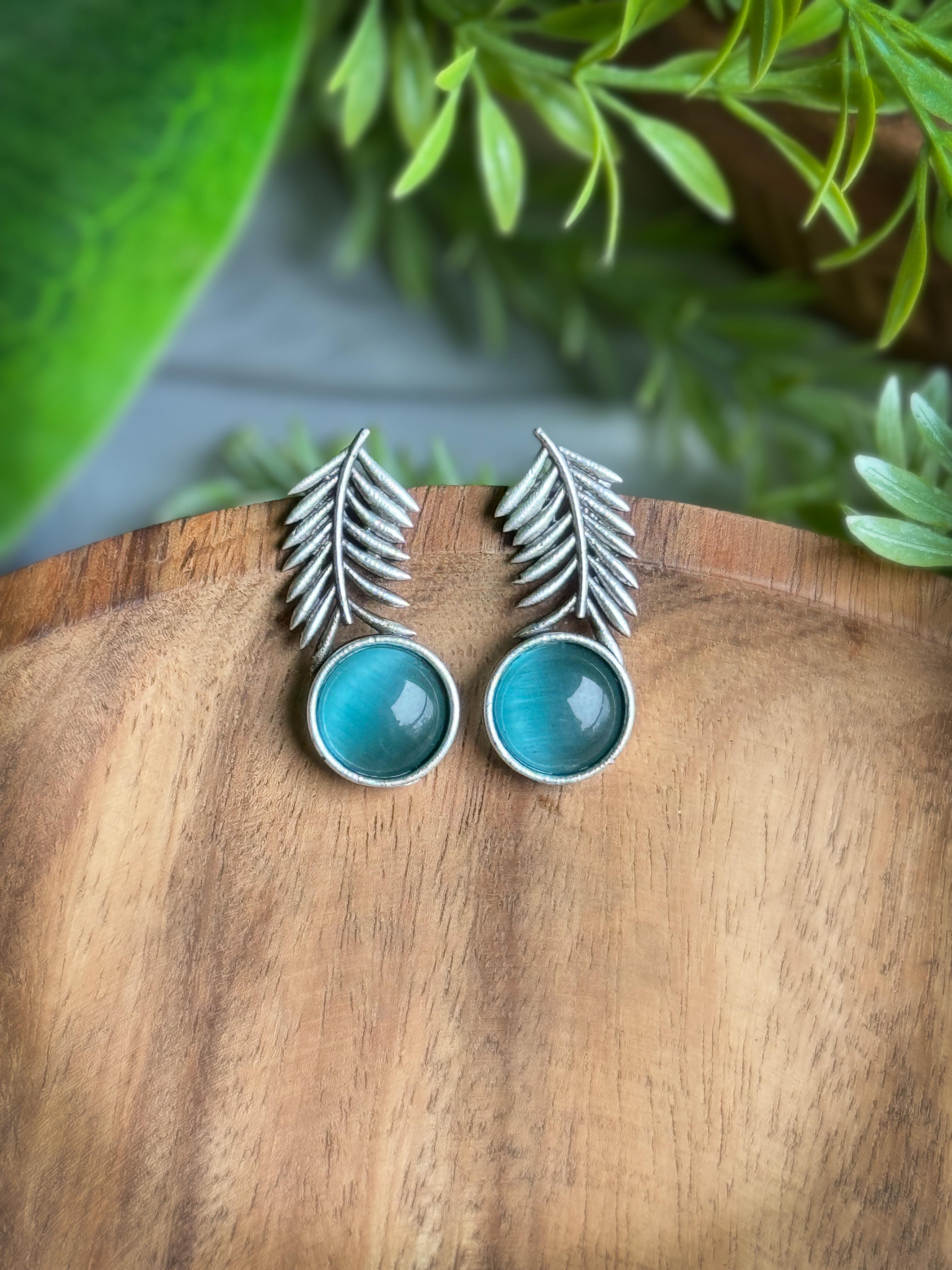 VISHAKHA OXIDISED STONE STUD EARRINGS