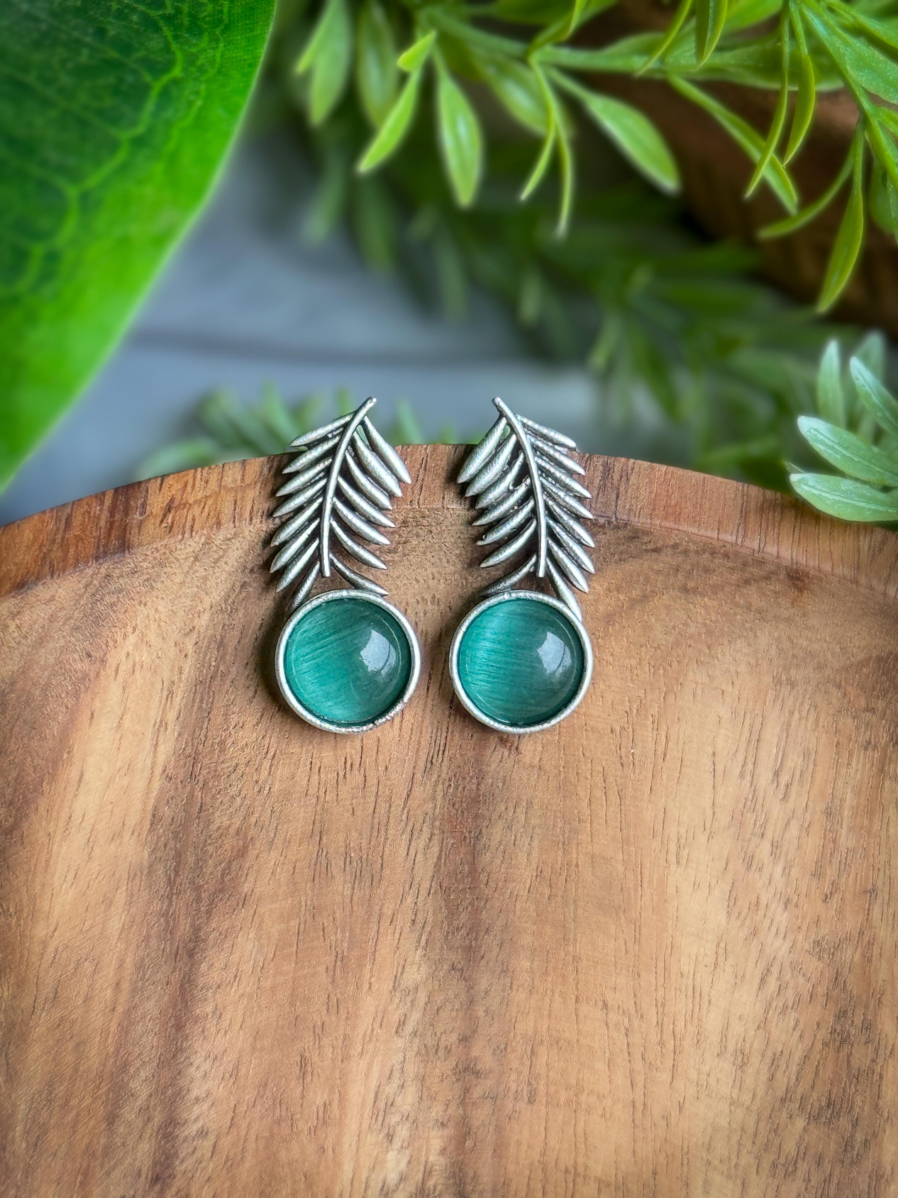 VISHAKHA OXIDISED STONE STUD EARRINGS