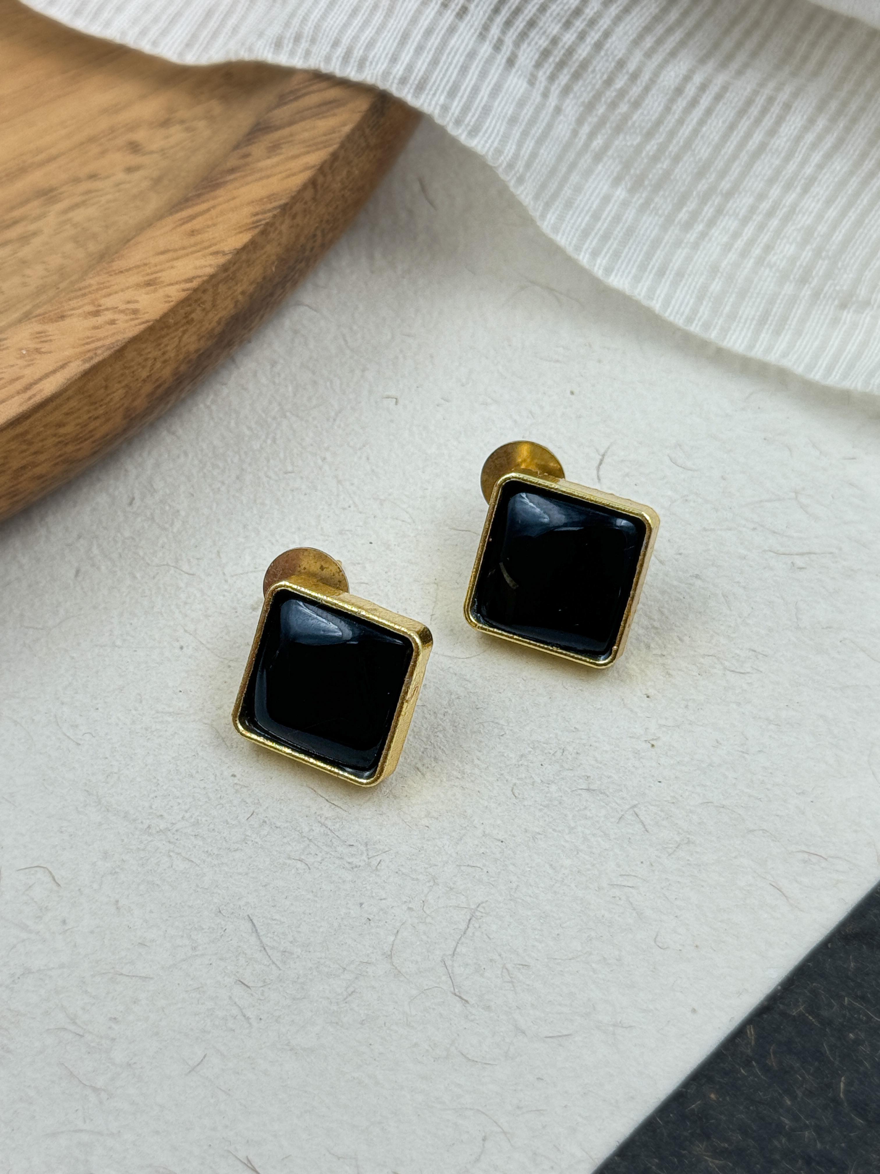 TANIA OXIDISED STUD EARRINGS