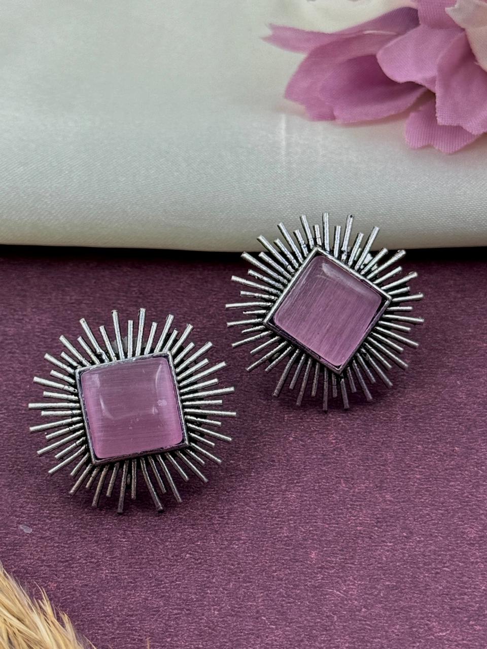 MEENAKSHI STONE STUD EARRINGS