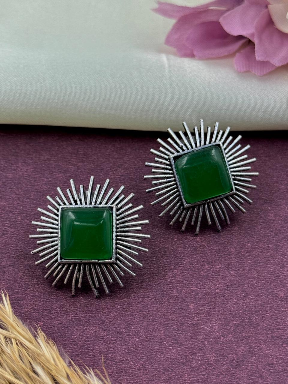 MEENAKSHI STONE STUD EARRINGS