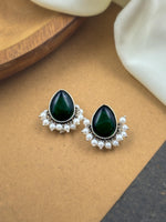 Load image into Gallery viewer, FEREL STUD EARRINGS