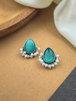 Load image into Gallery viewer, FEREL STUD EARRINGS