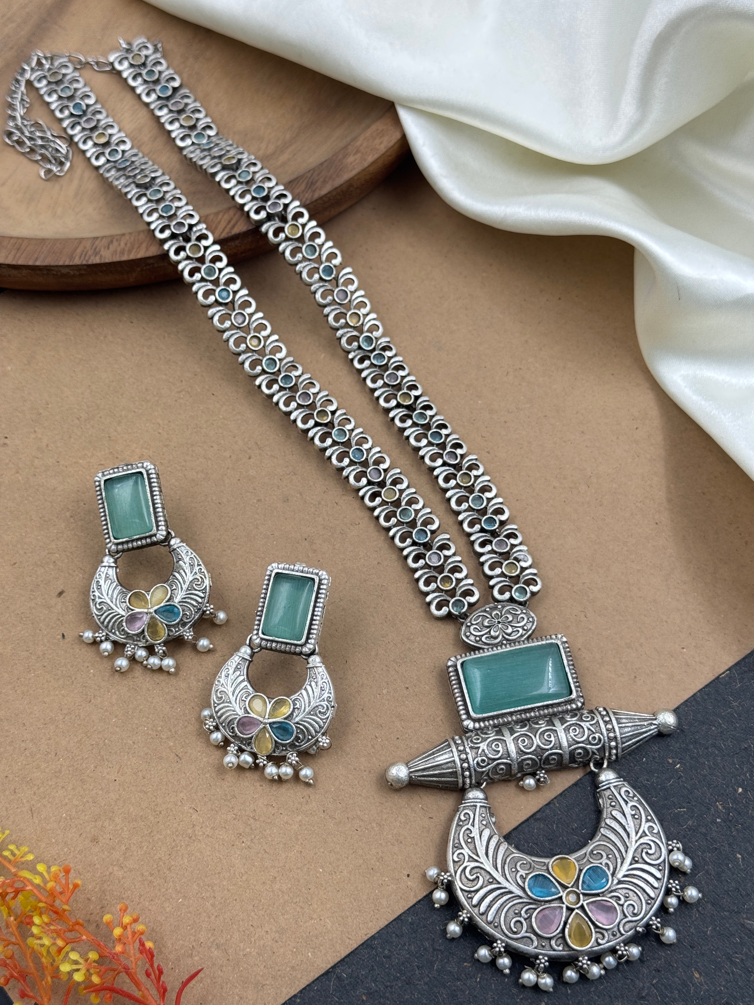 Bella Stone Necklace Set
