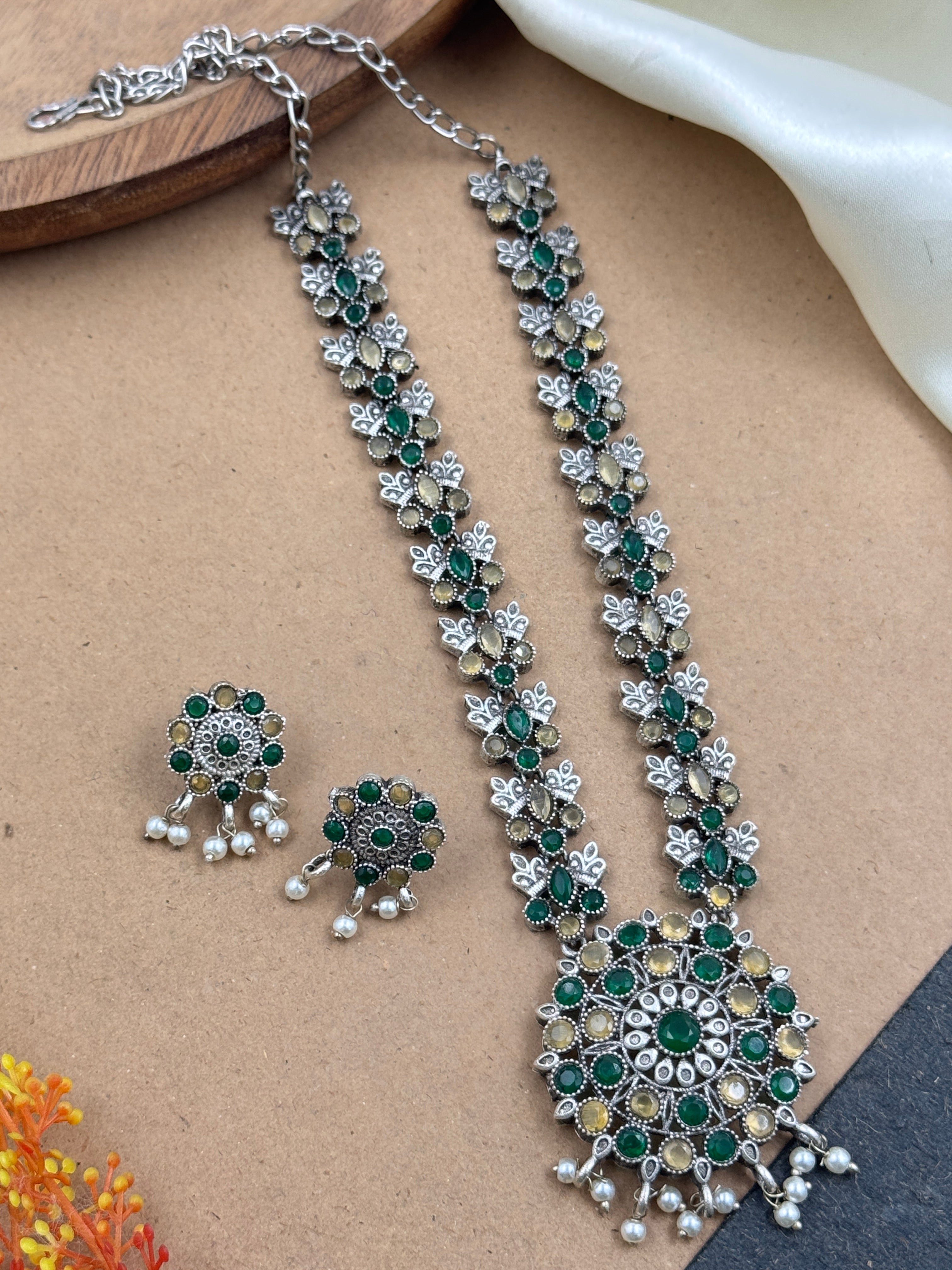 Lily Stone Necklace Set