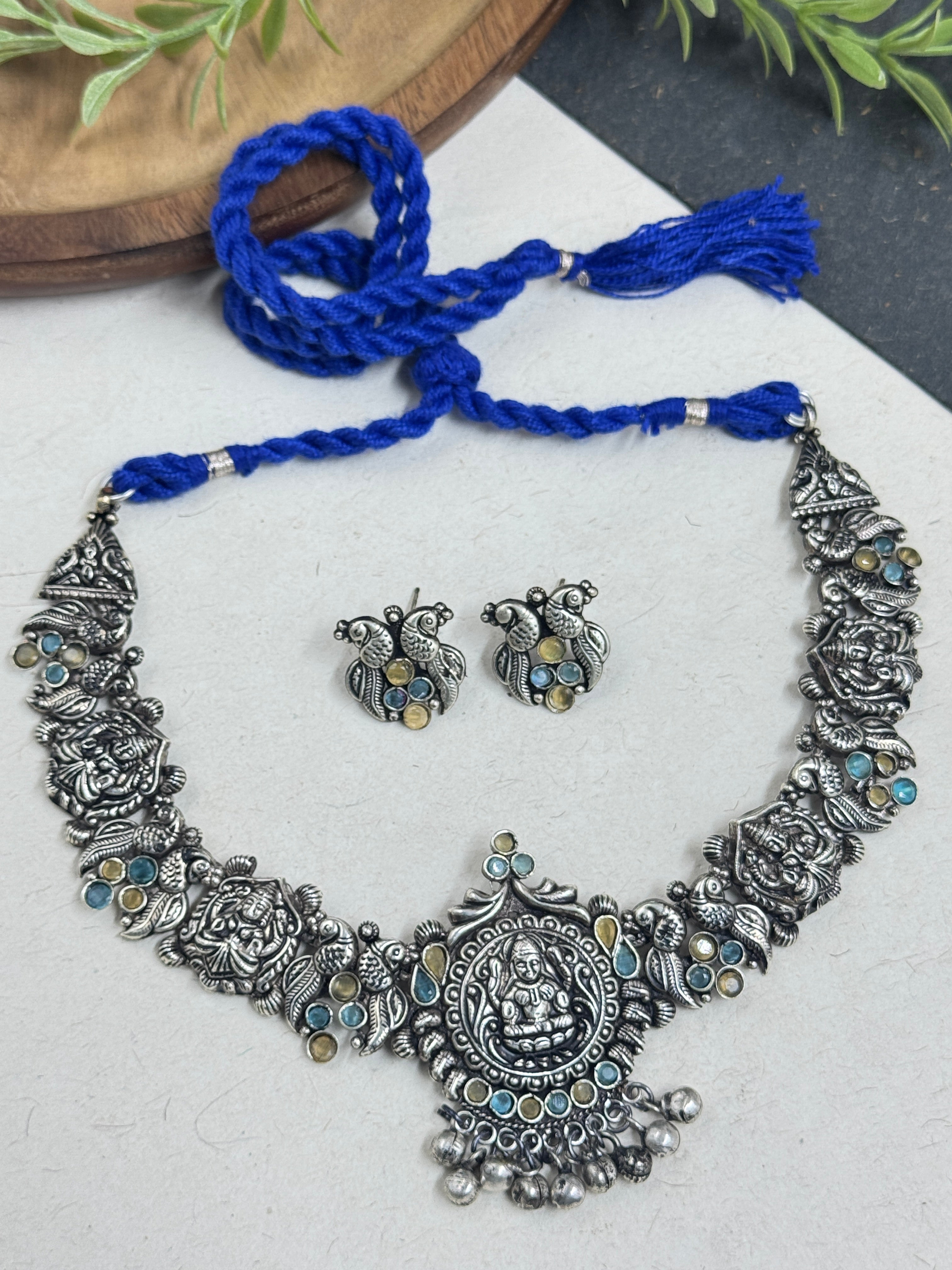 LAXMI HANDMADE STONE NECKLACE SET